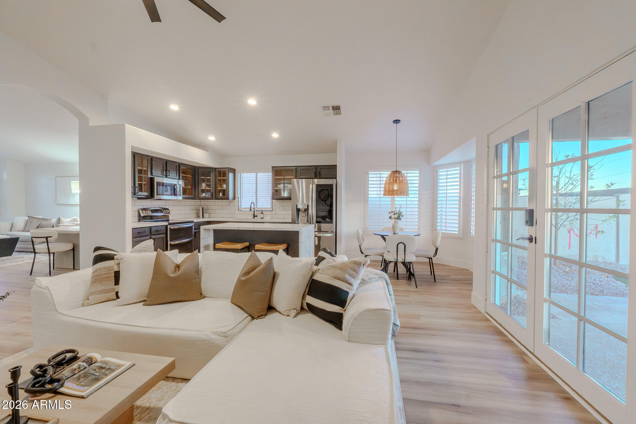 1533 E WINDSONG Drive