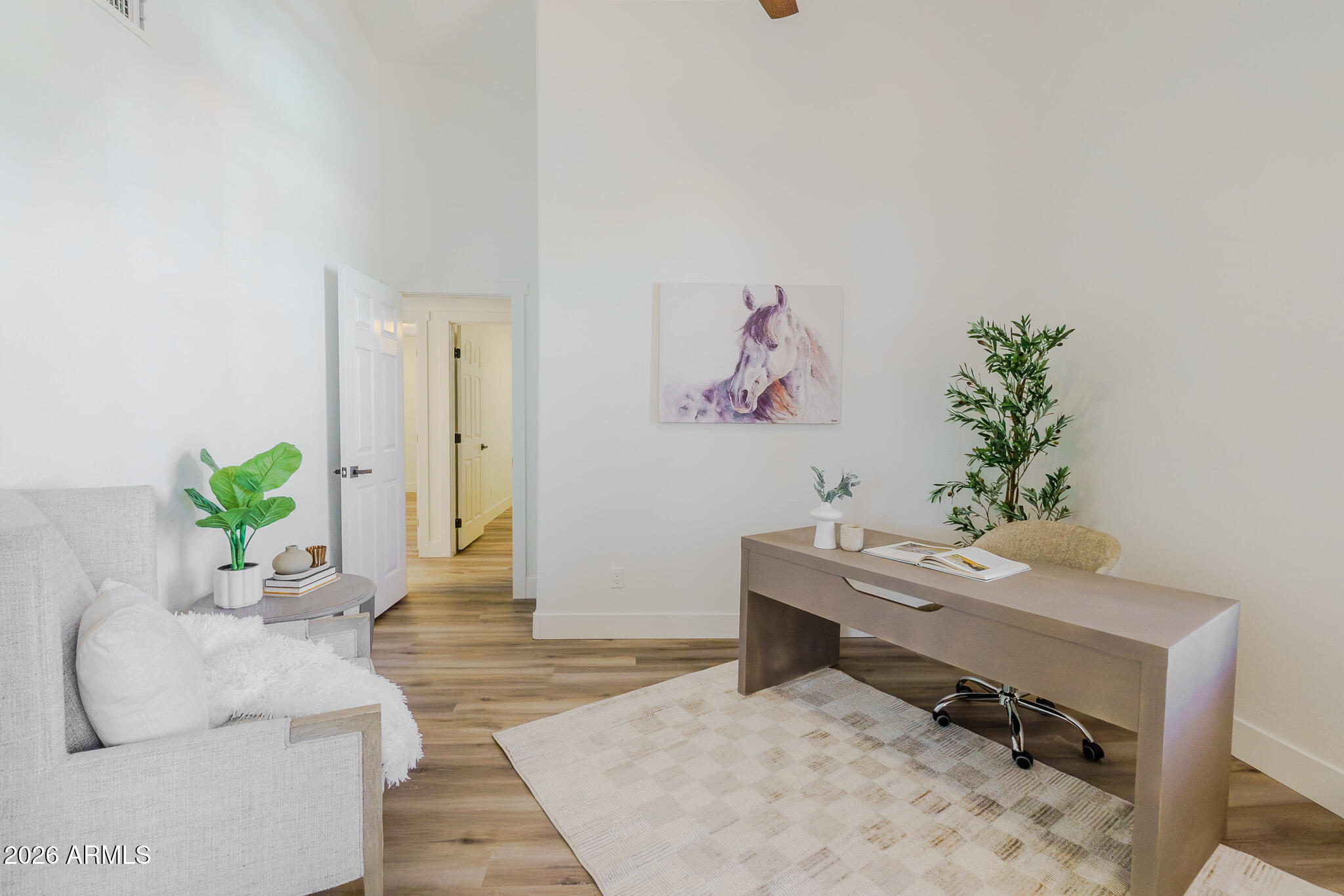 1533 E WINDSONG Drive