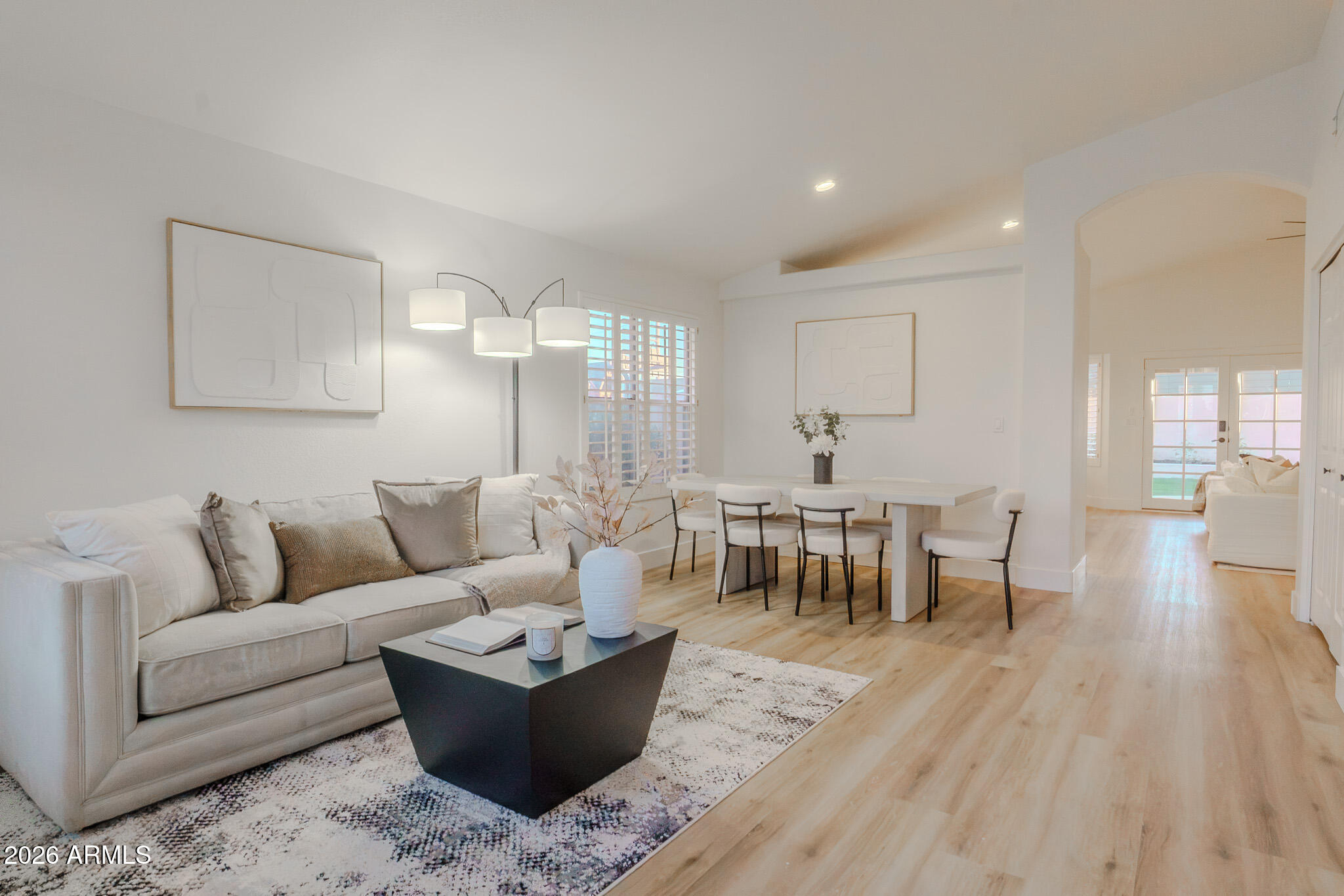 1533 E WINDSONG Drive