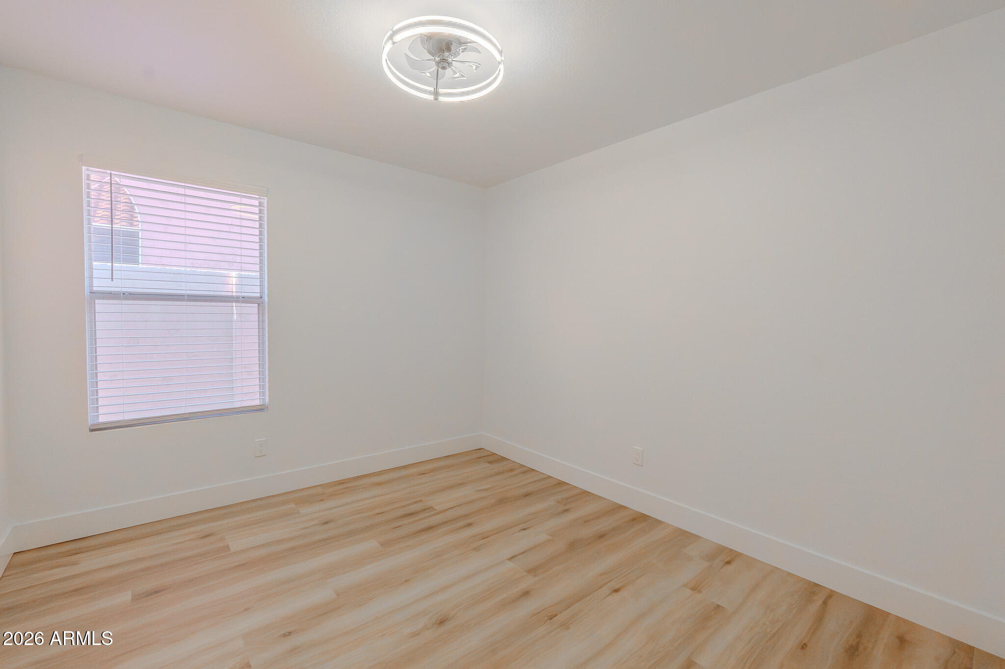 1533 E WINDSONG Drive