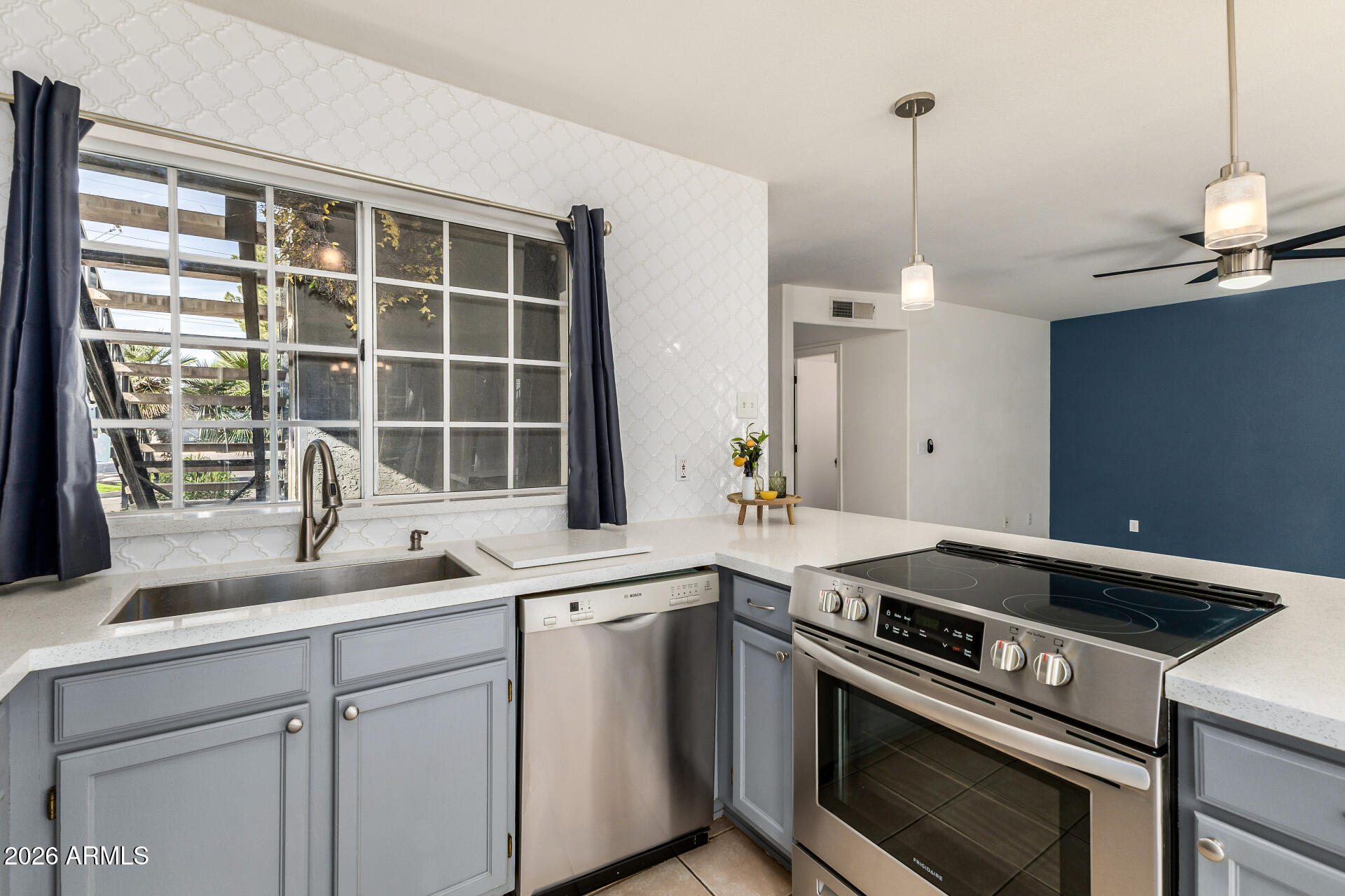 255 S KYRENE Road 136