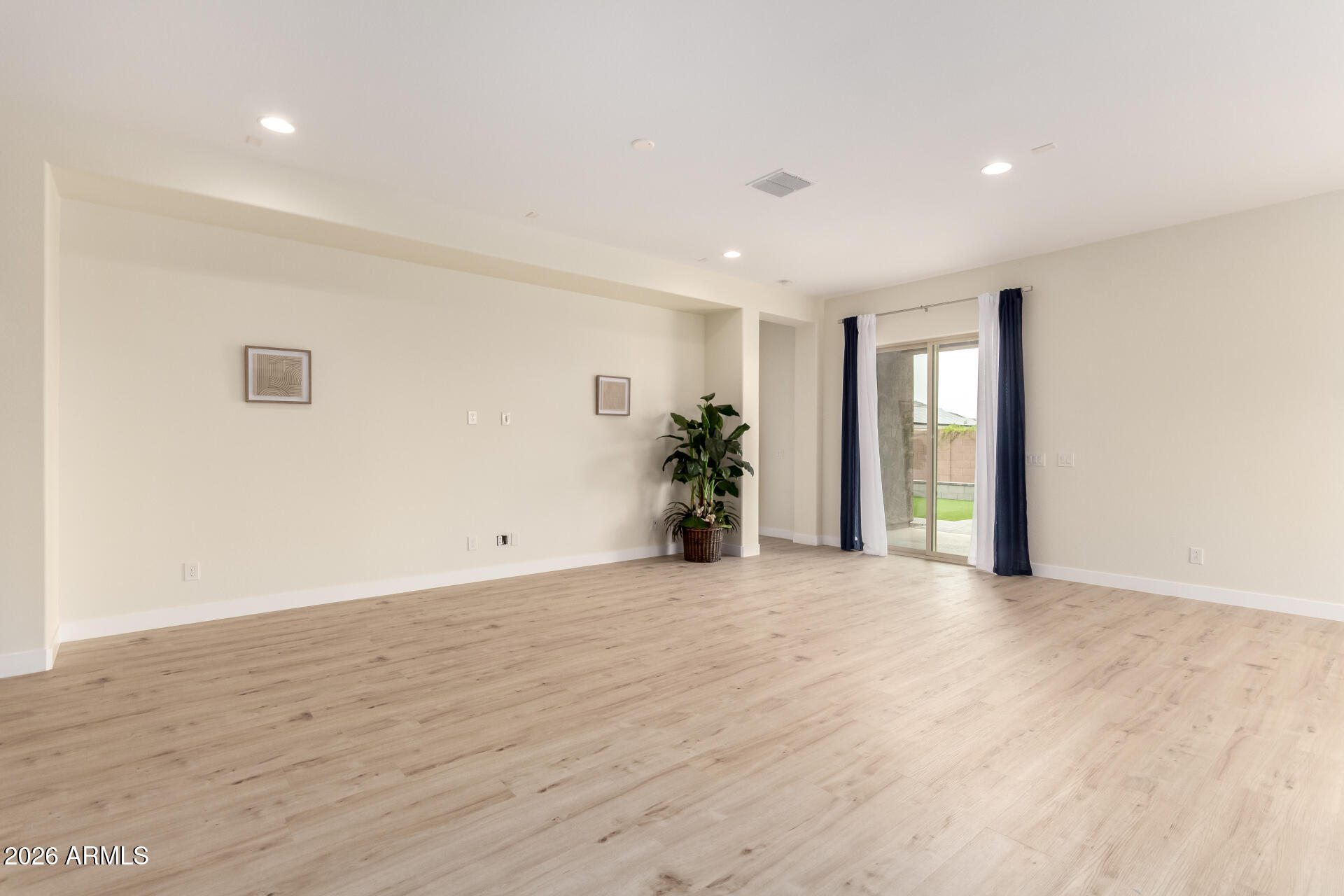 18453 W ELWOOD Street