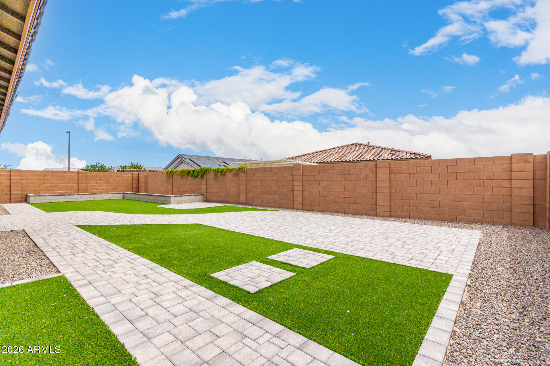 18453 W ELWOOD Street