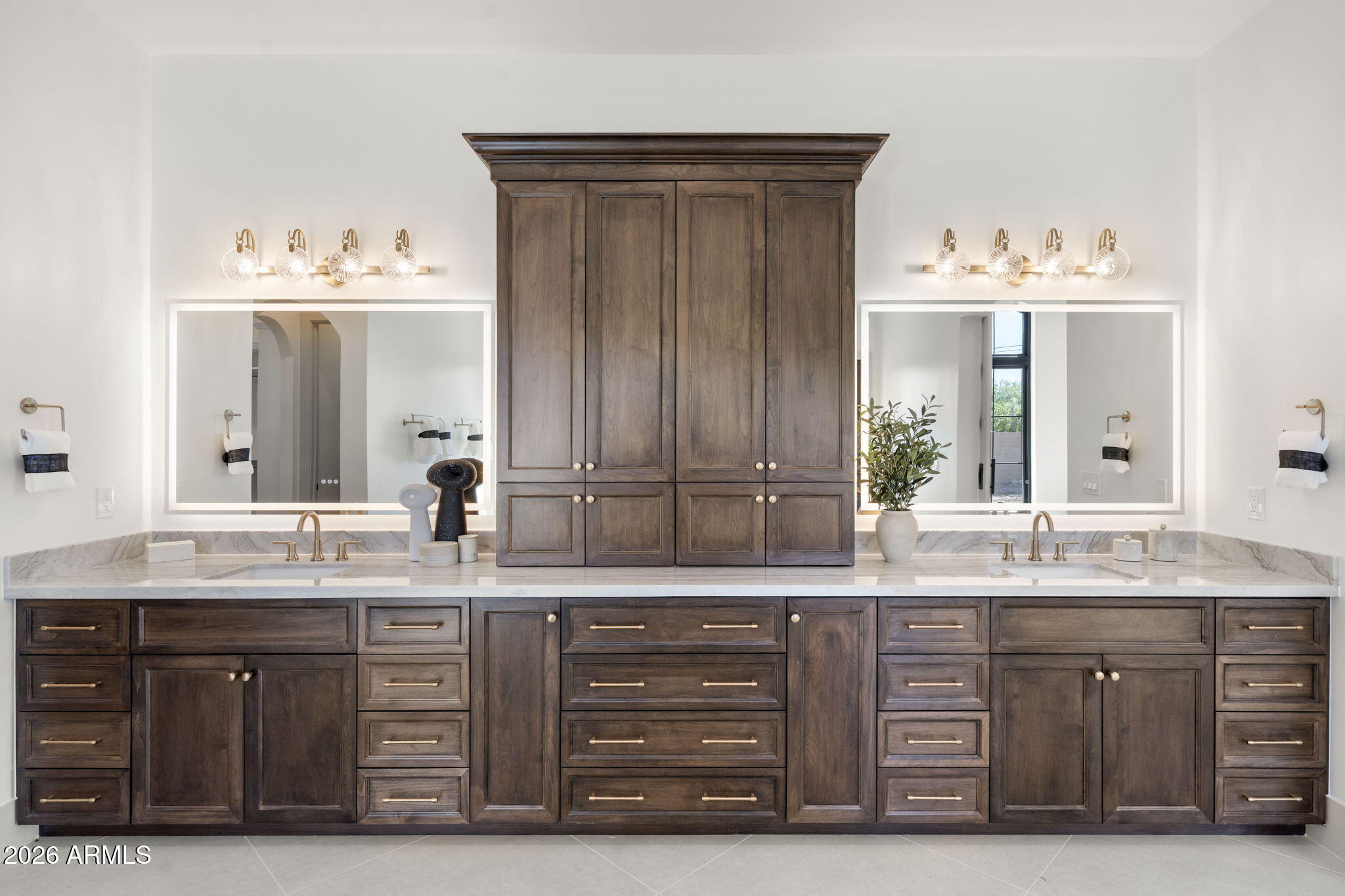 3623 E Mallory Circle