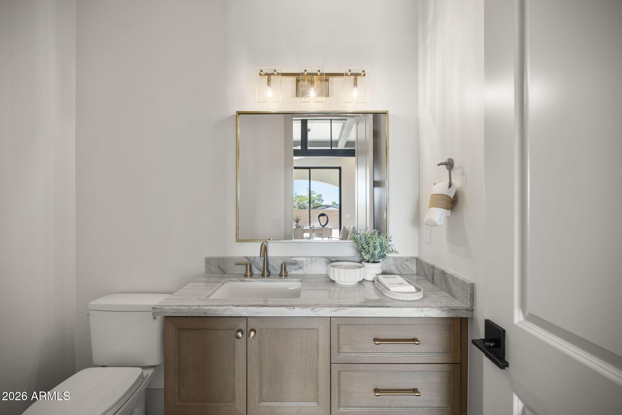 3623 E Mallory Circle