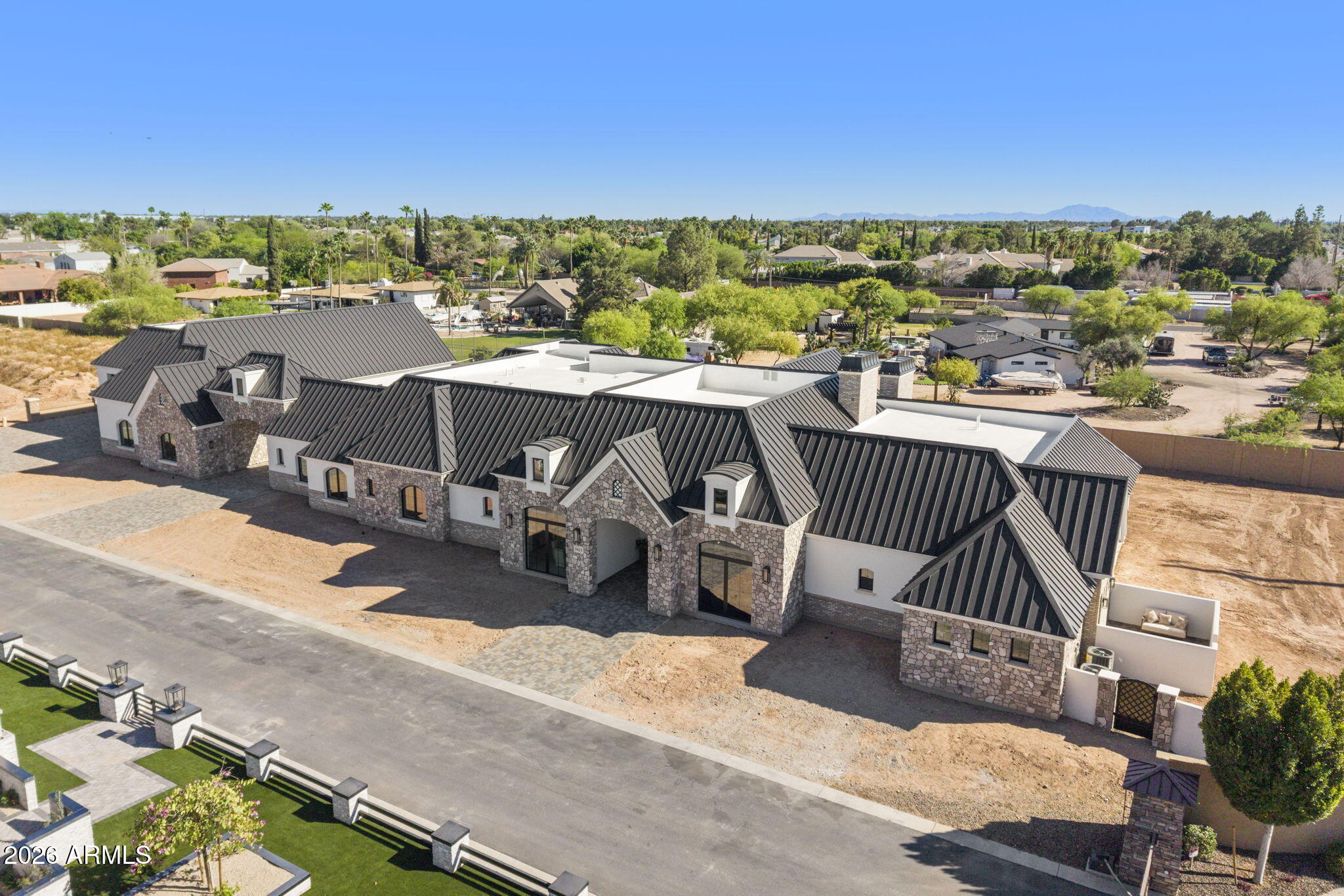 3623 E Mallory Circle