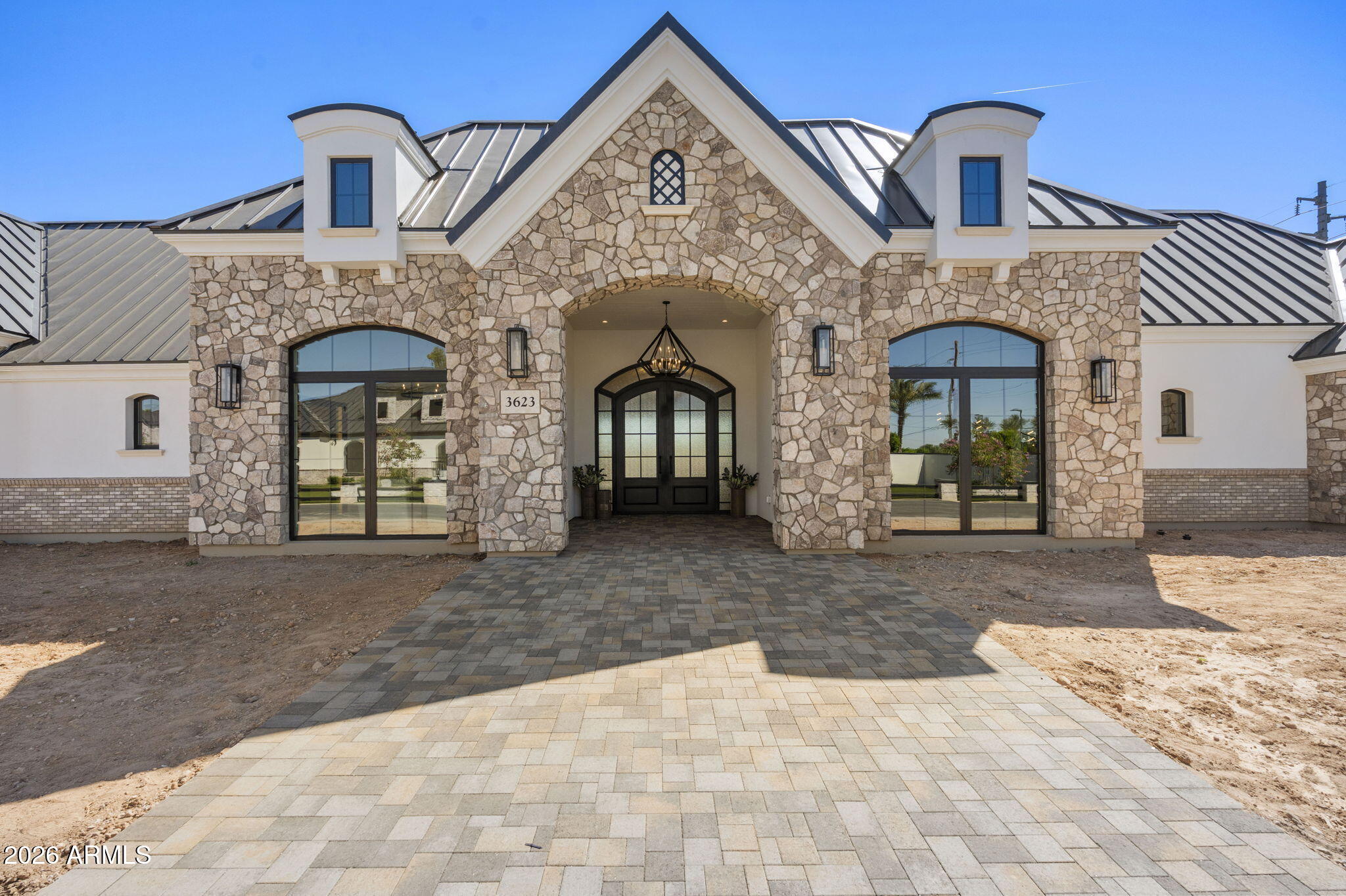 3623 E Mallory Circle