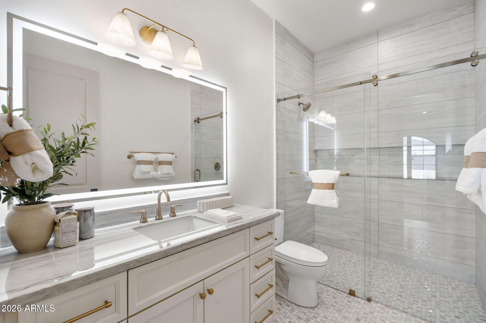 3623 E Mallory Circle