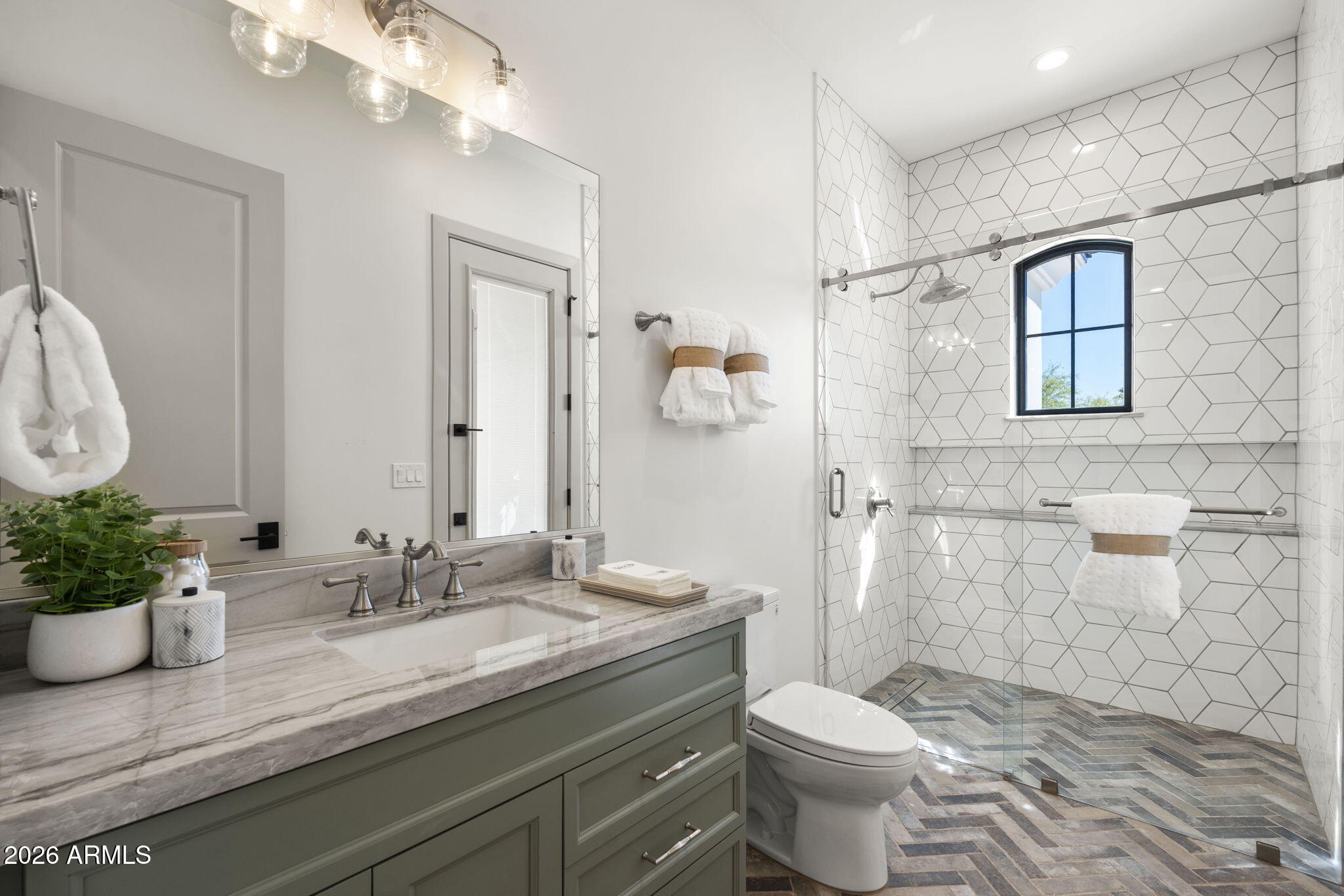 3623 E Mallory Circle