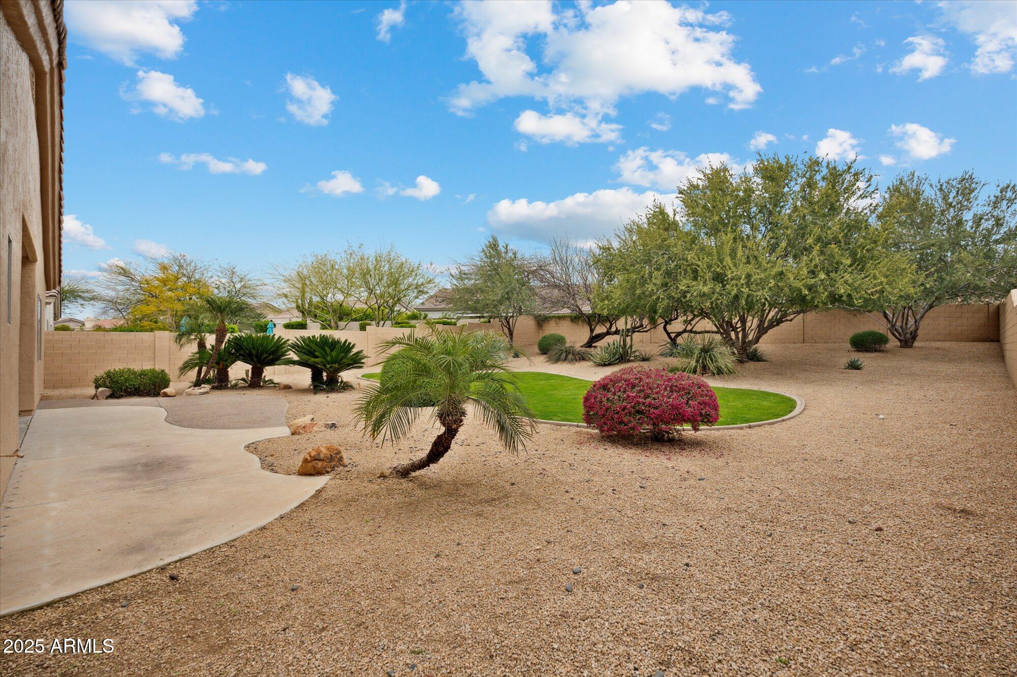 7360 E Wing Shadow Road