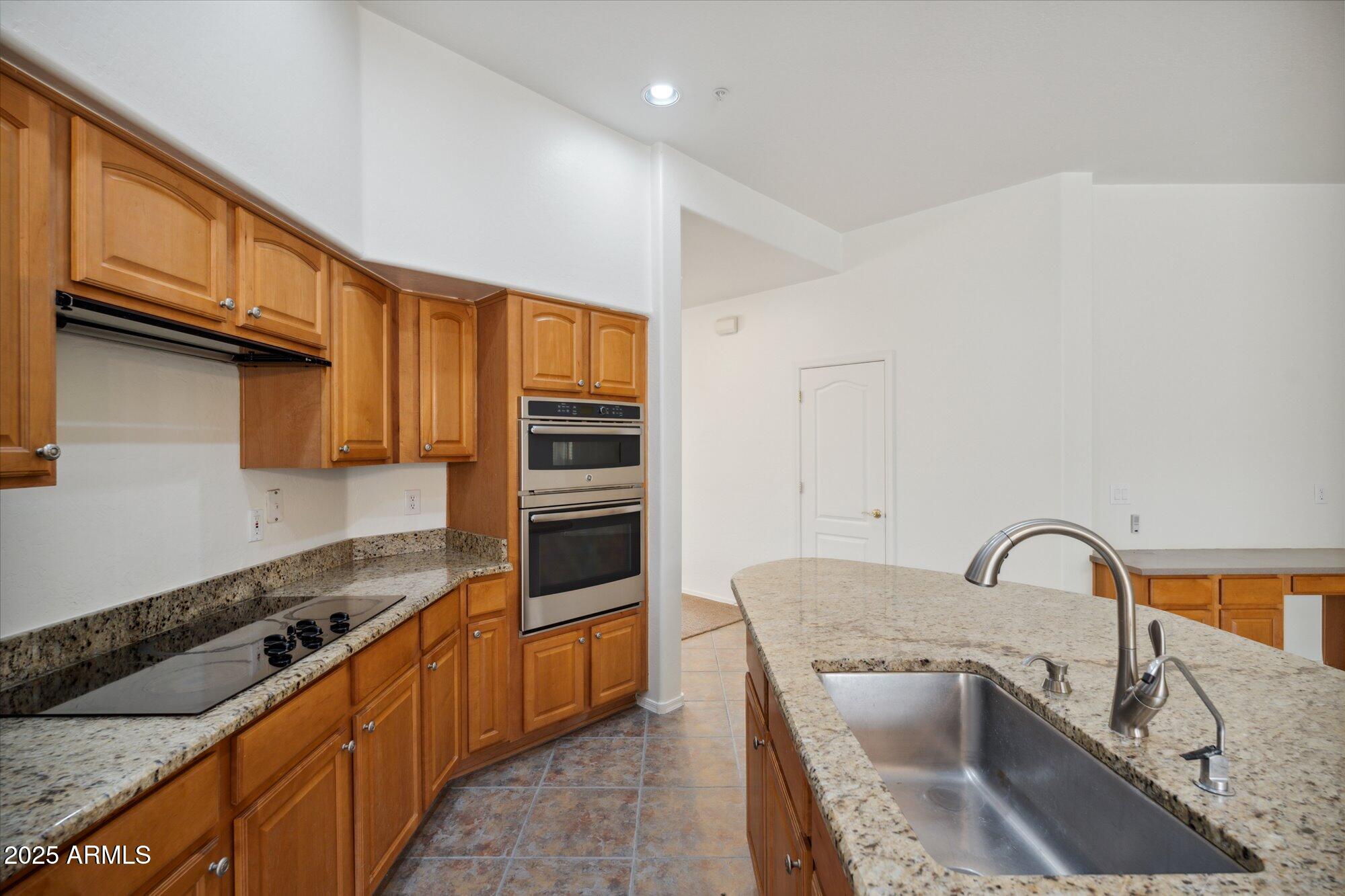 7360 E Wing Shadow Road