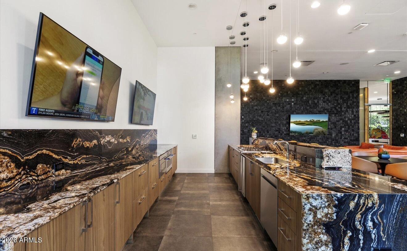 7180 E KIERLAND Boulevard 911