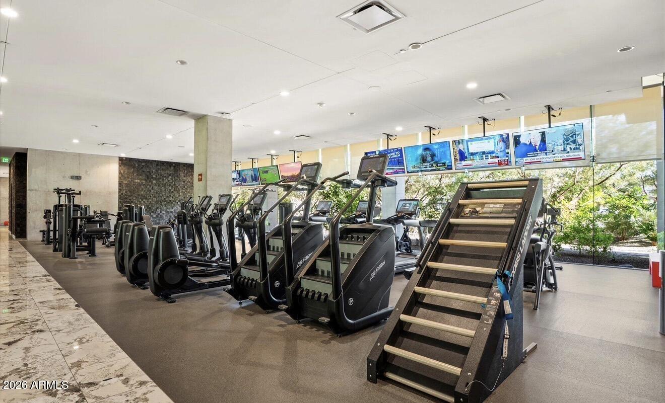 7180 E KIERLAND Boulevard 911