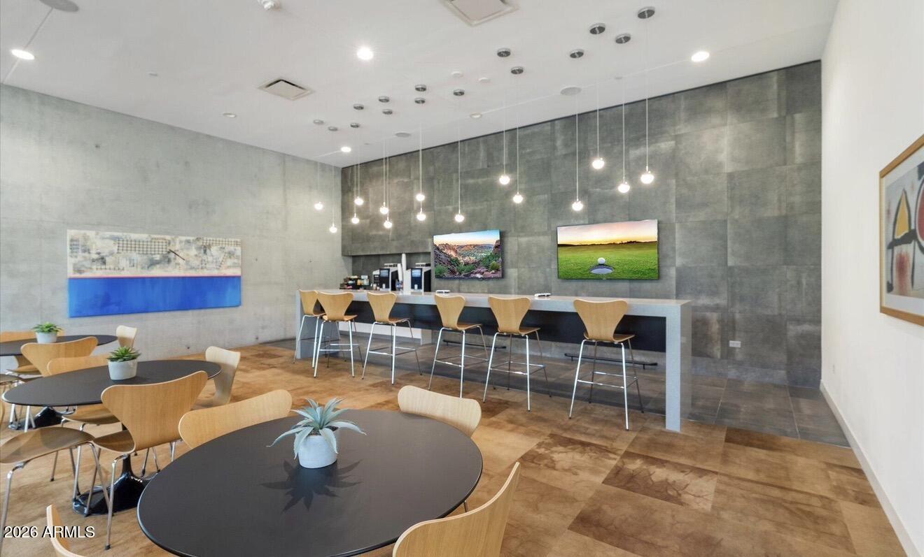 7180 E KIERLAND Boulevard 911