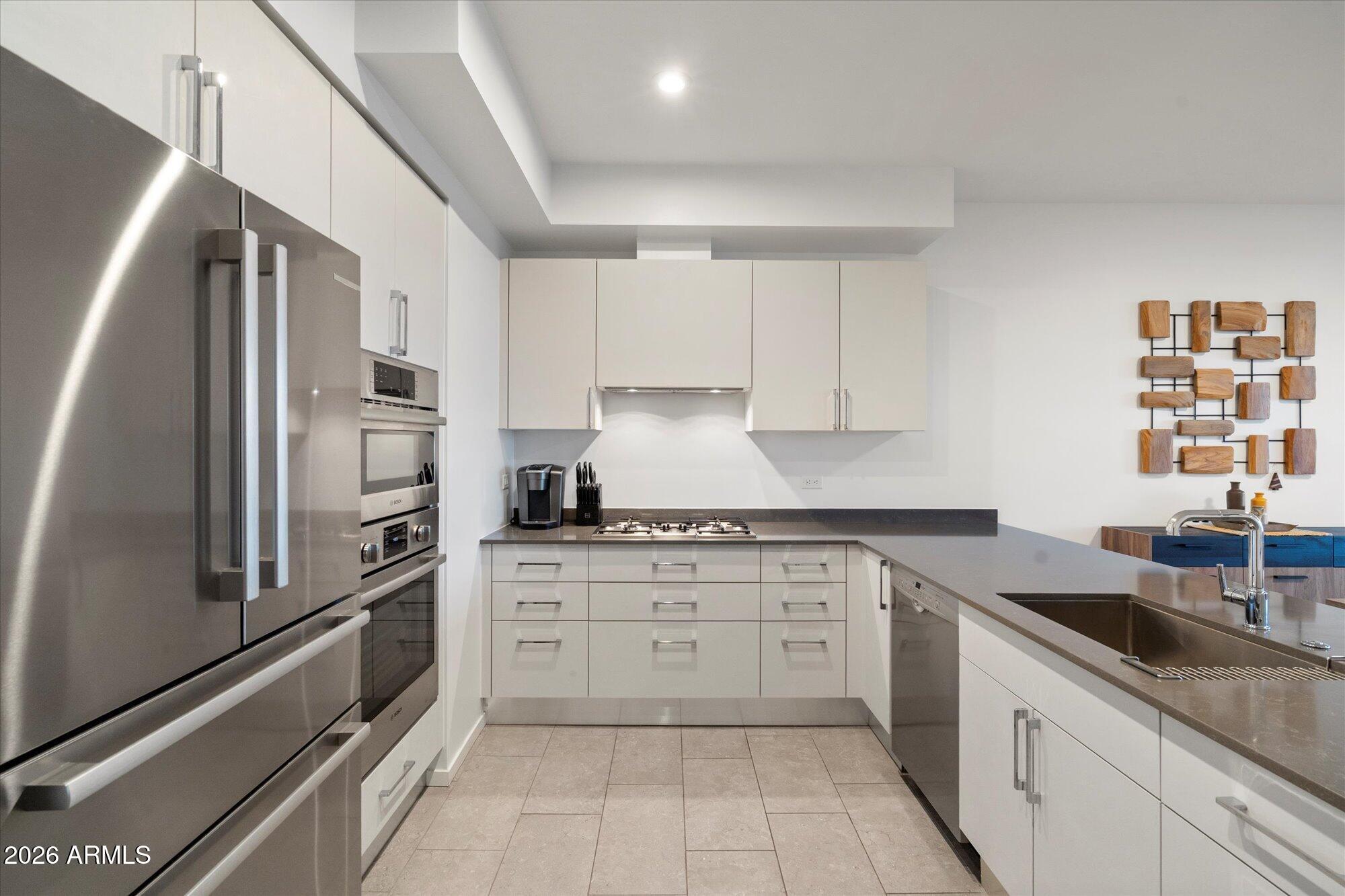 7180 E KIERLAND Boulevard 911