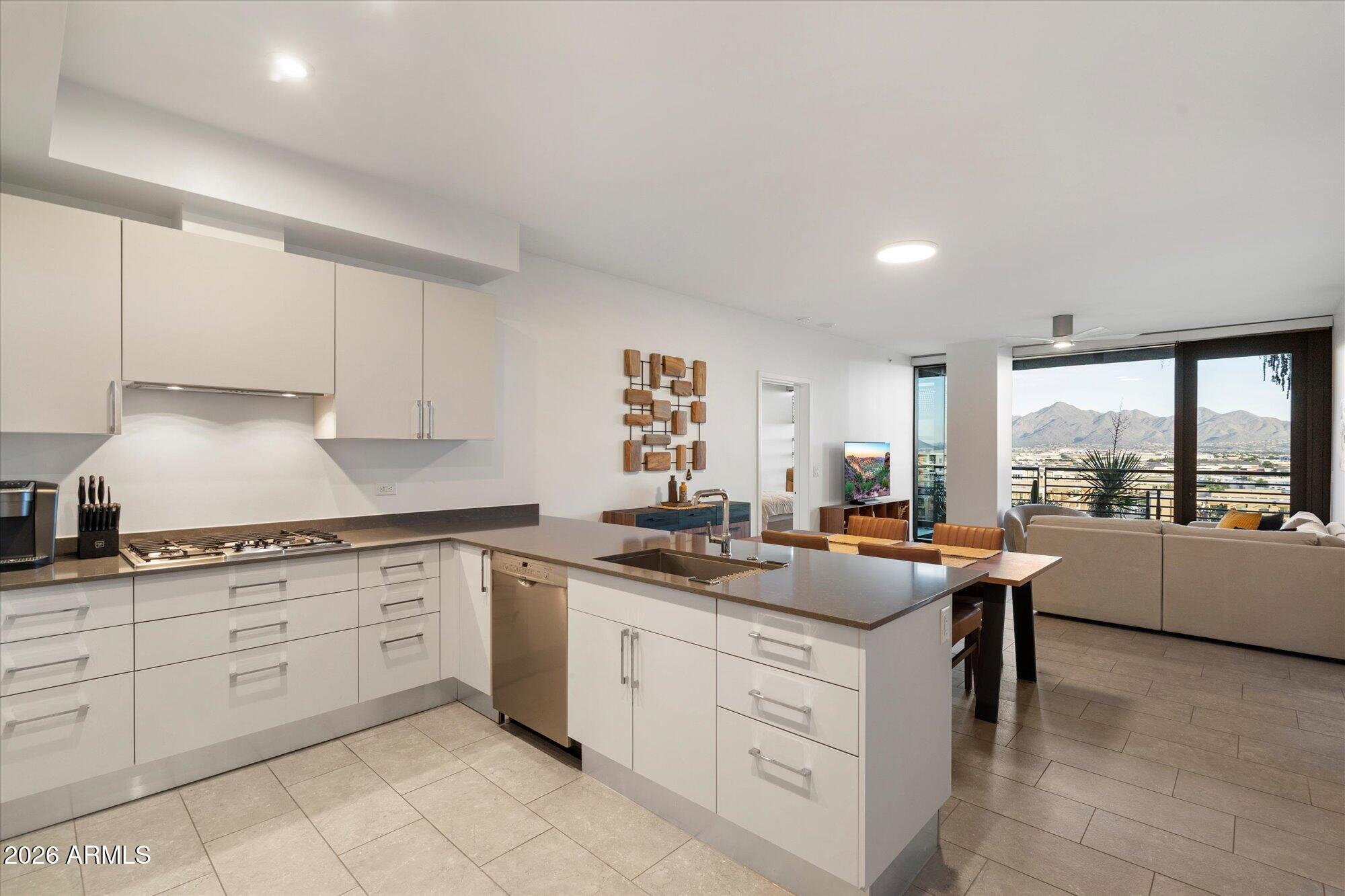 7180 E KIERLAND Boulevard 911