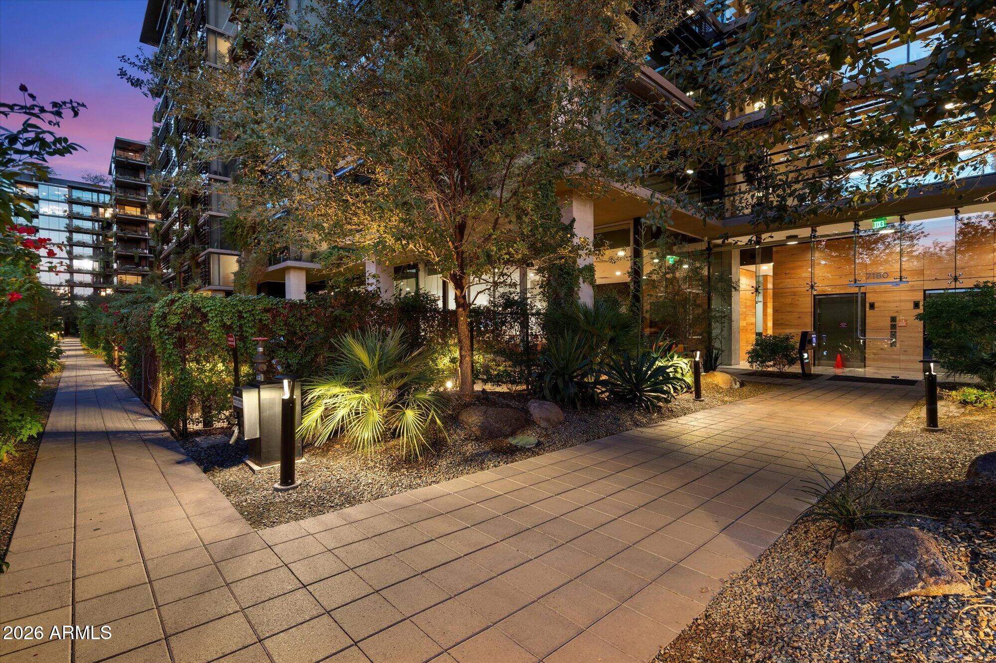 7180 E KIERLAND Boulevard 911