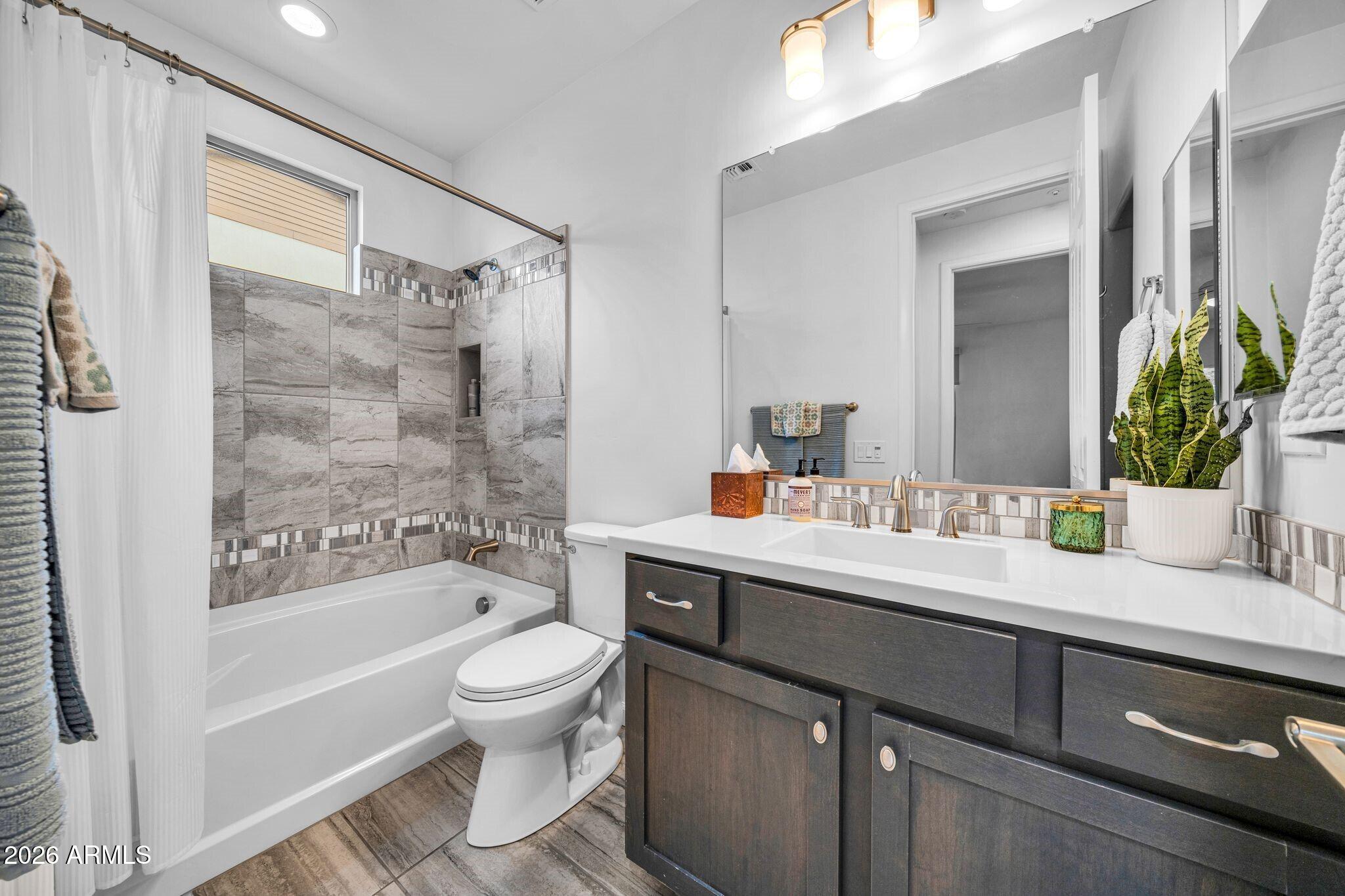 17983 E VISTA DESIERTO