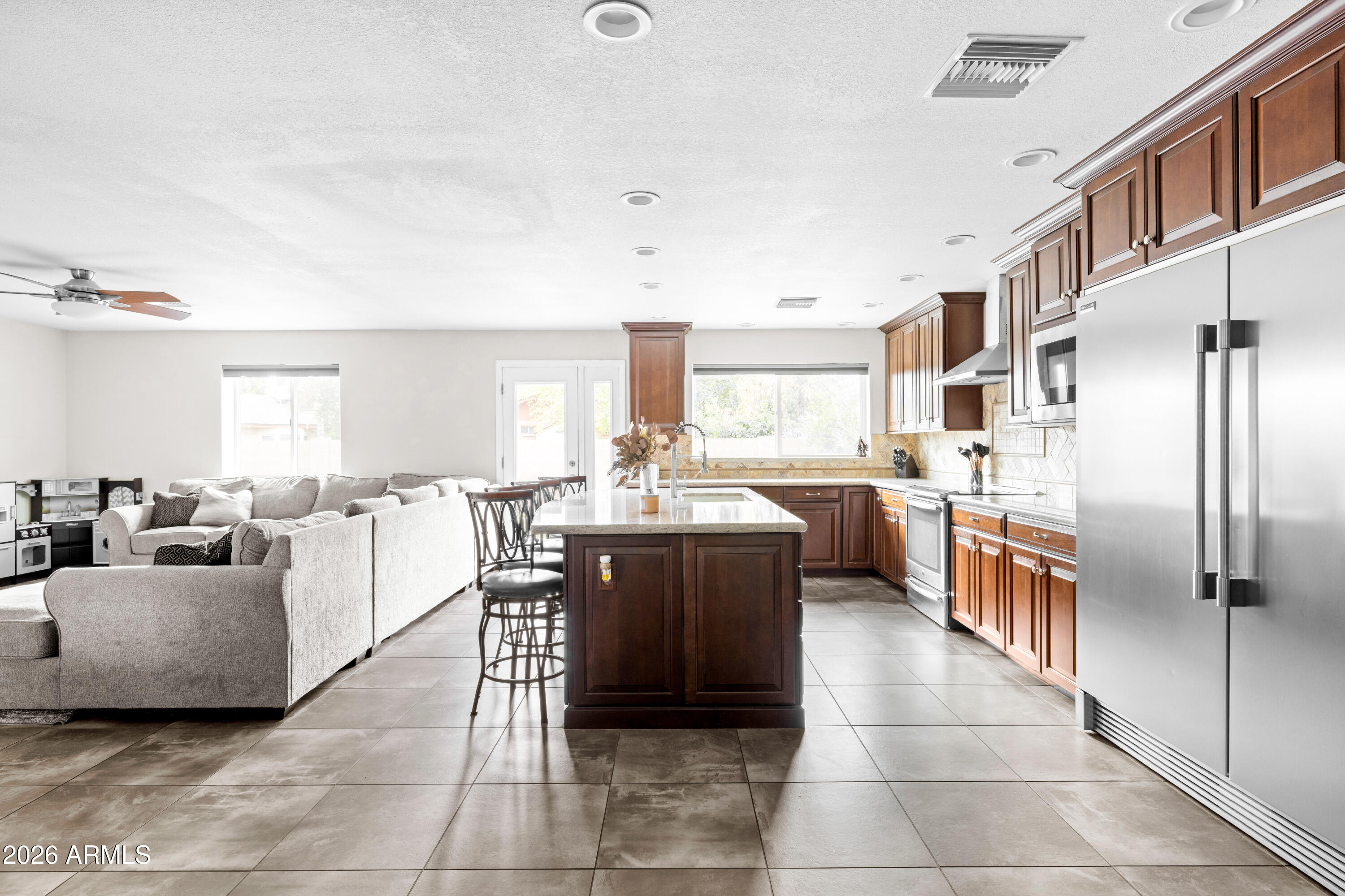 1955 W SHADY GLEN Avenue