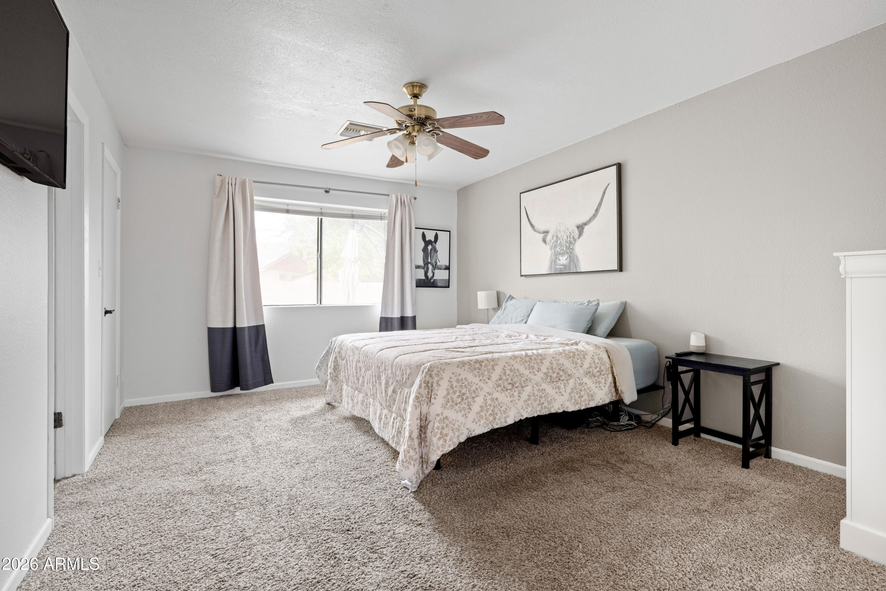 1955 W SHADY GLEN Avenue