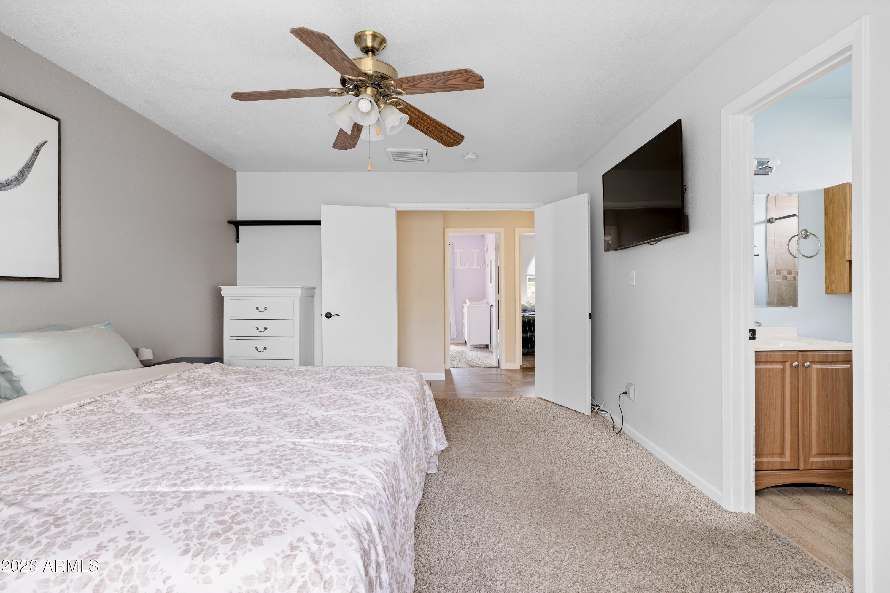 1955 W SHADY GLEN Avenue