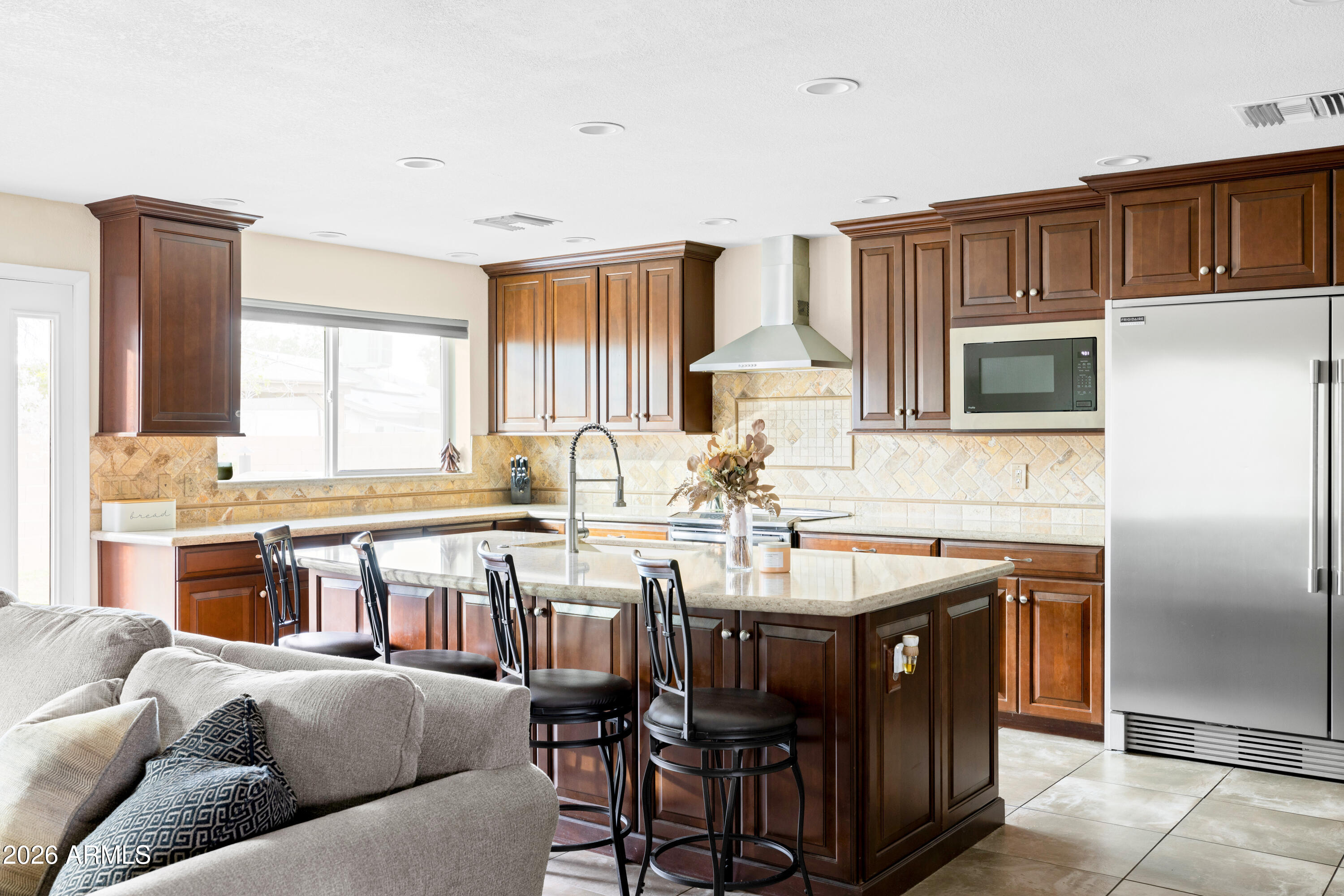 1955 W SHADY GLEN Avenue