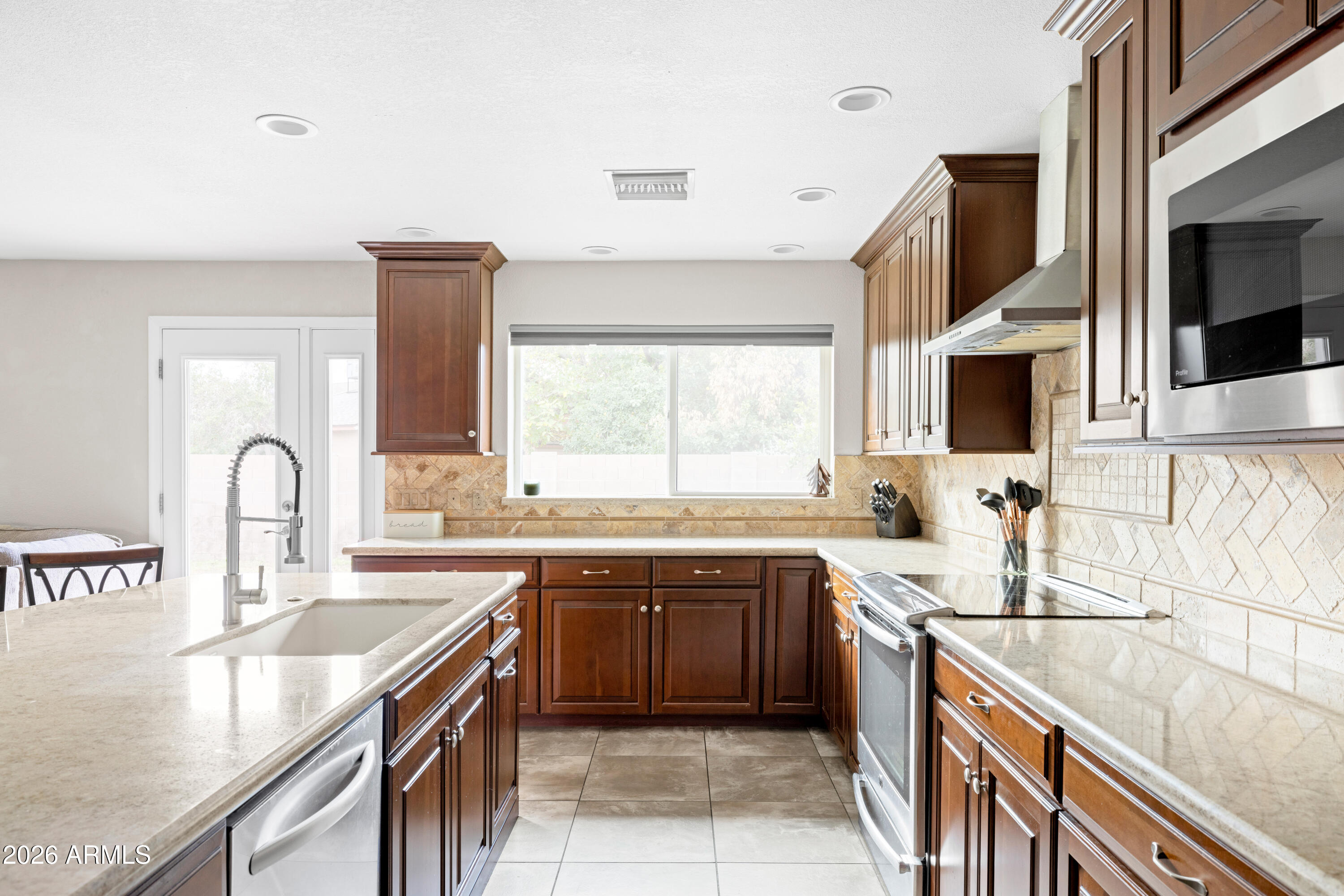 1955 W SHADY GLEN Avenue