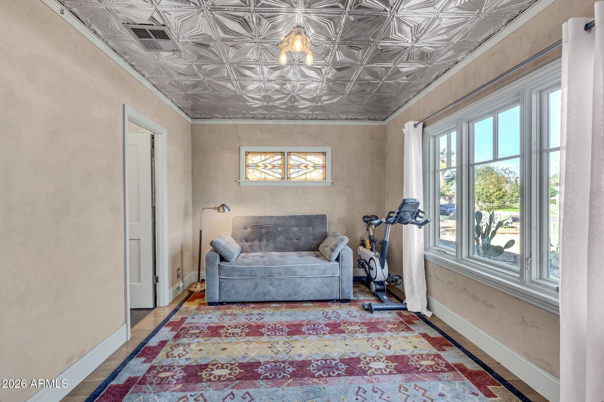 1813 E WILLETTA Street