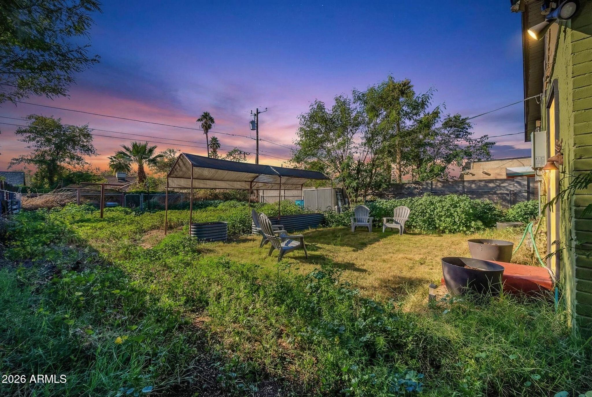 1813 E WILLETTA Street