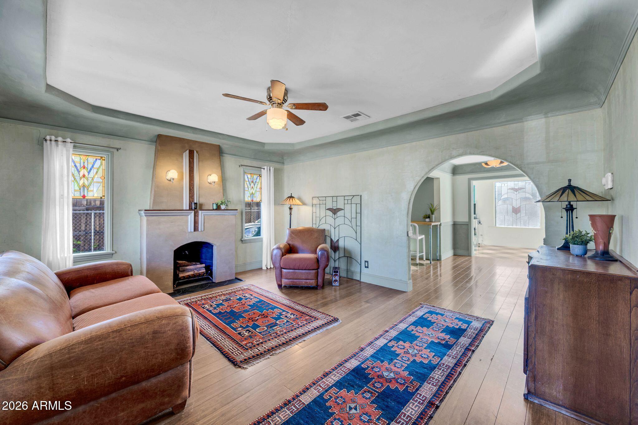 1813 E WILLETTA Street