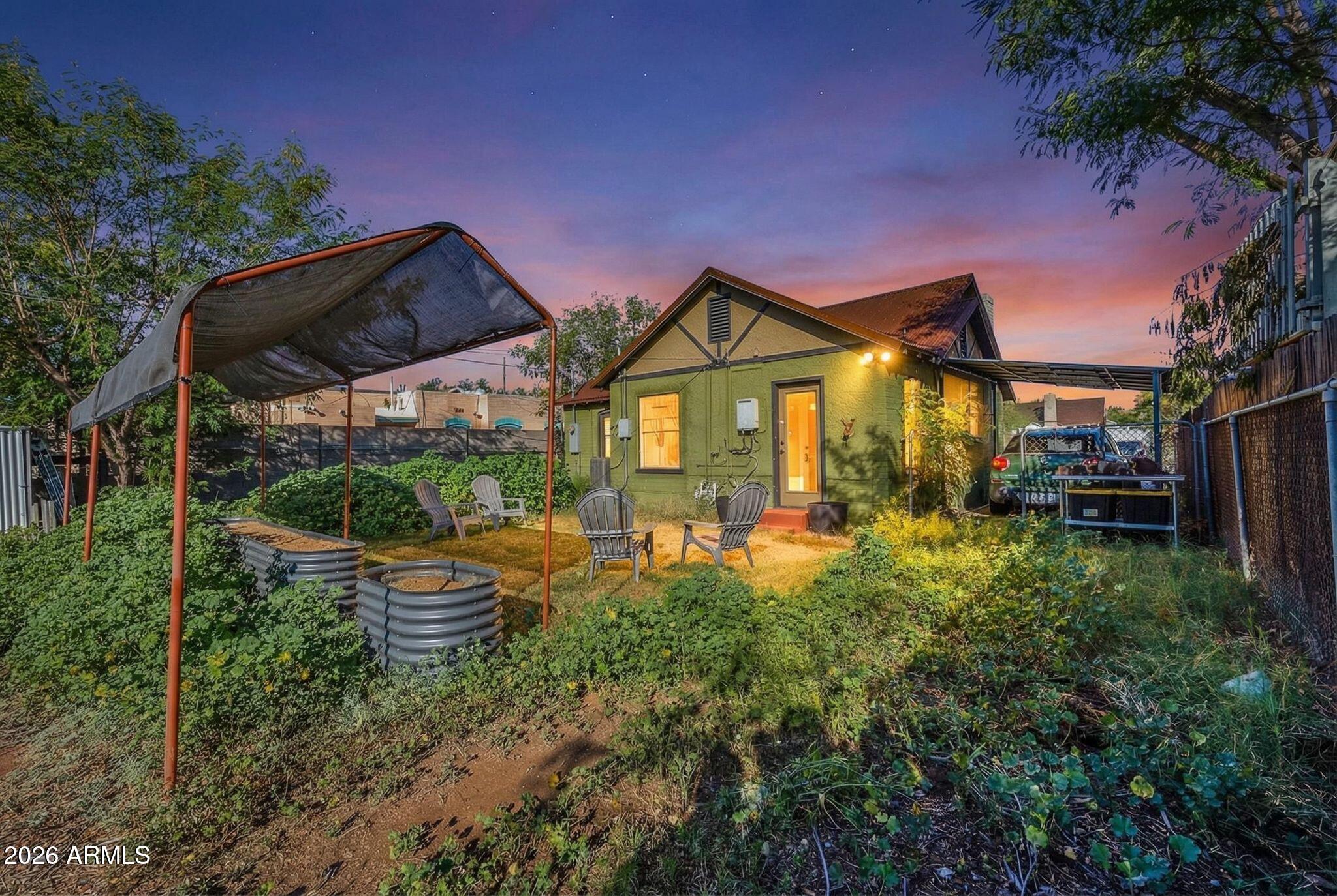 1813 E WILLETTA Street