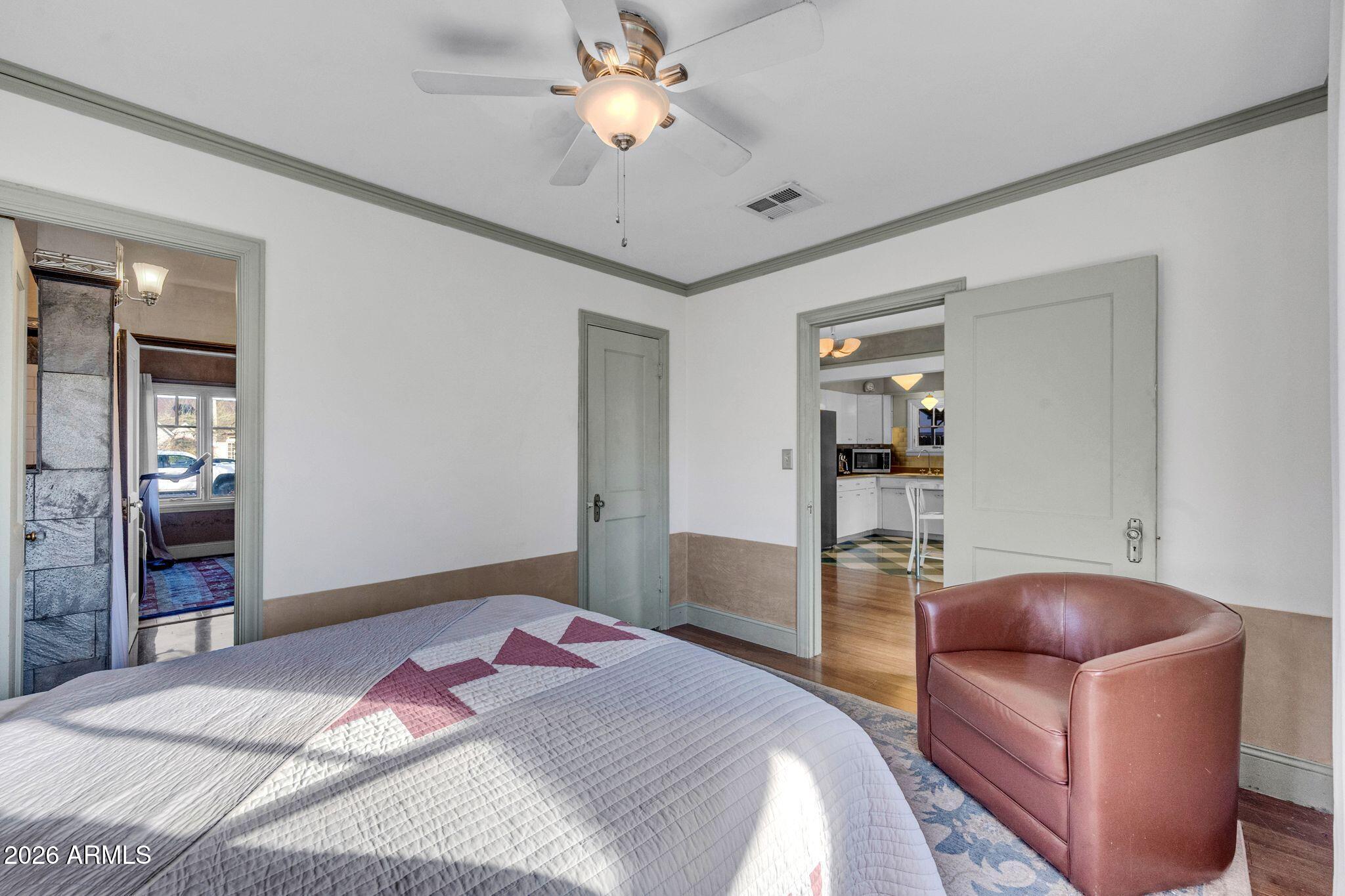 1813 E WILLETTA Street