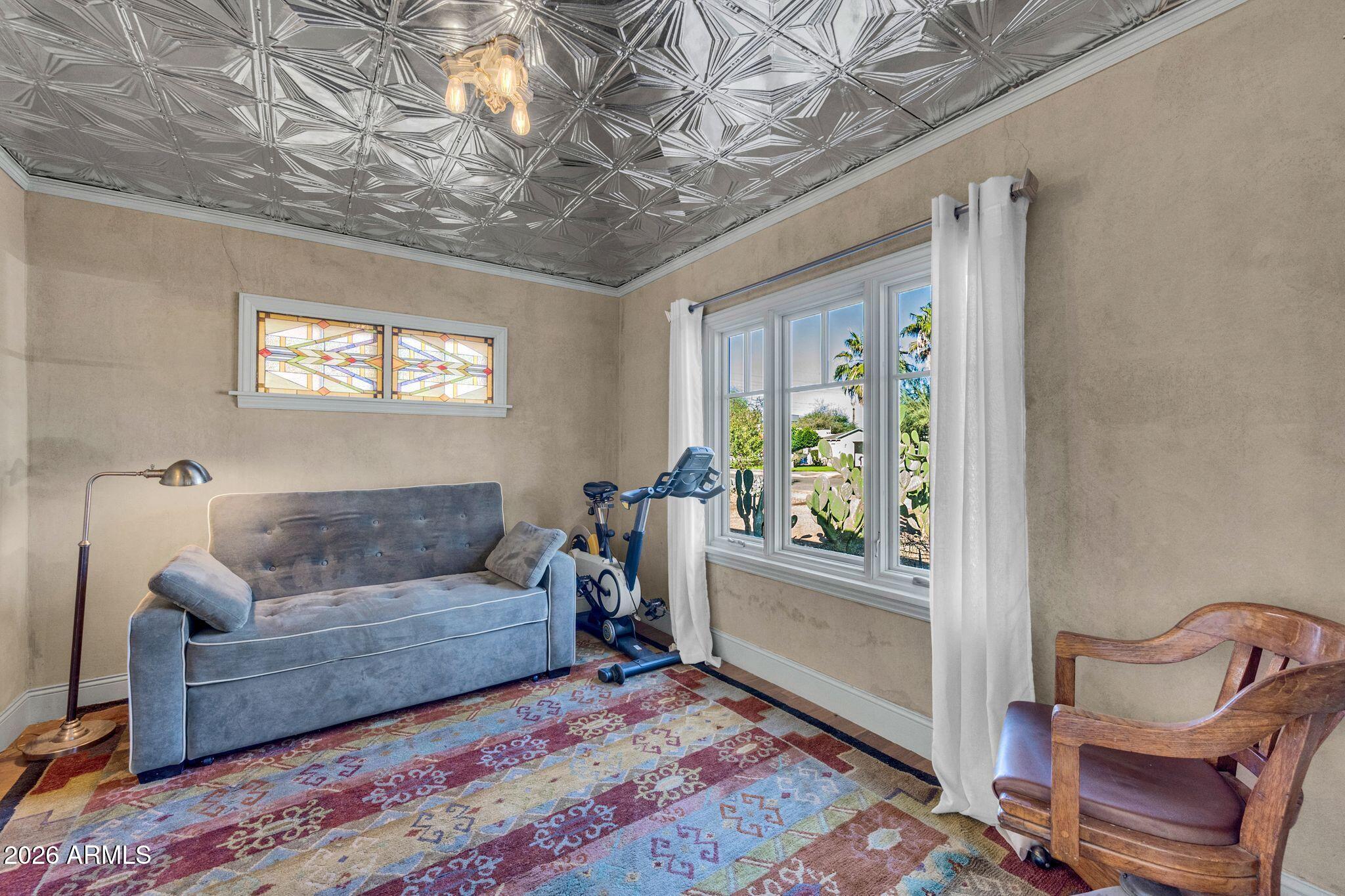 1813 E WILLETTA Street