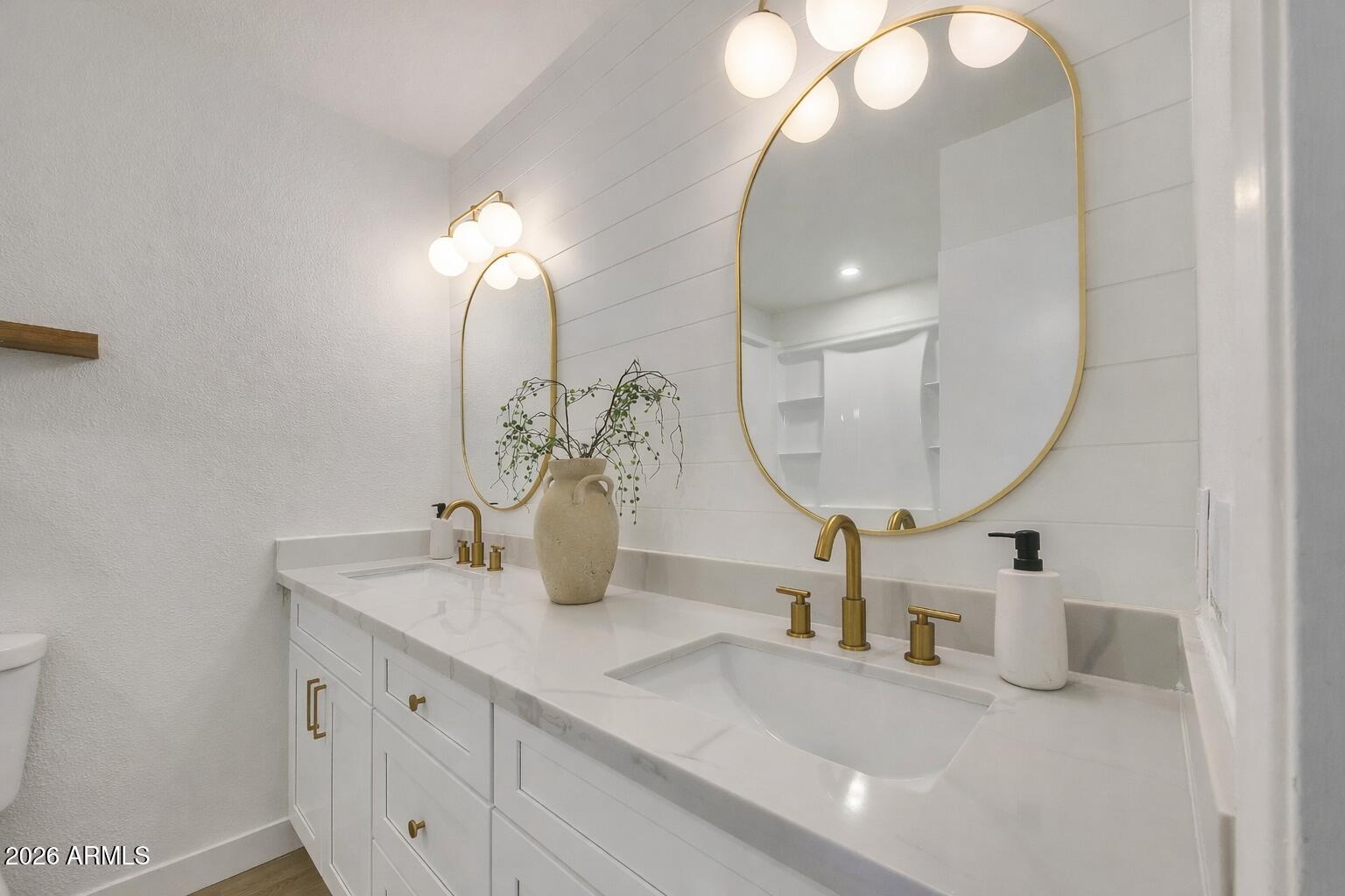 1822 W MARLETTE Avenue