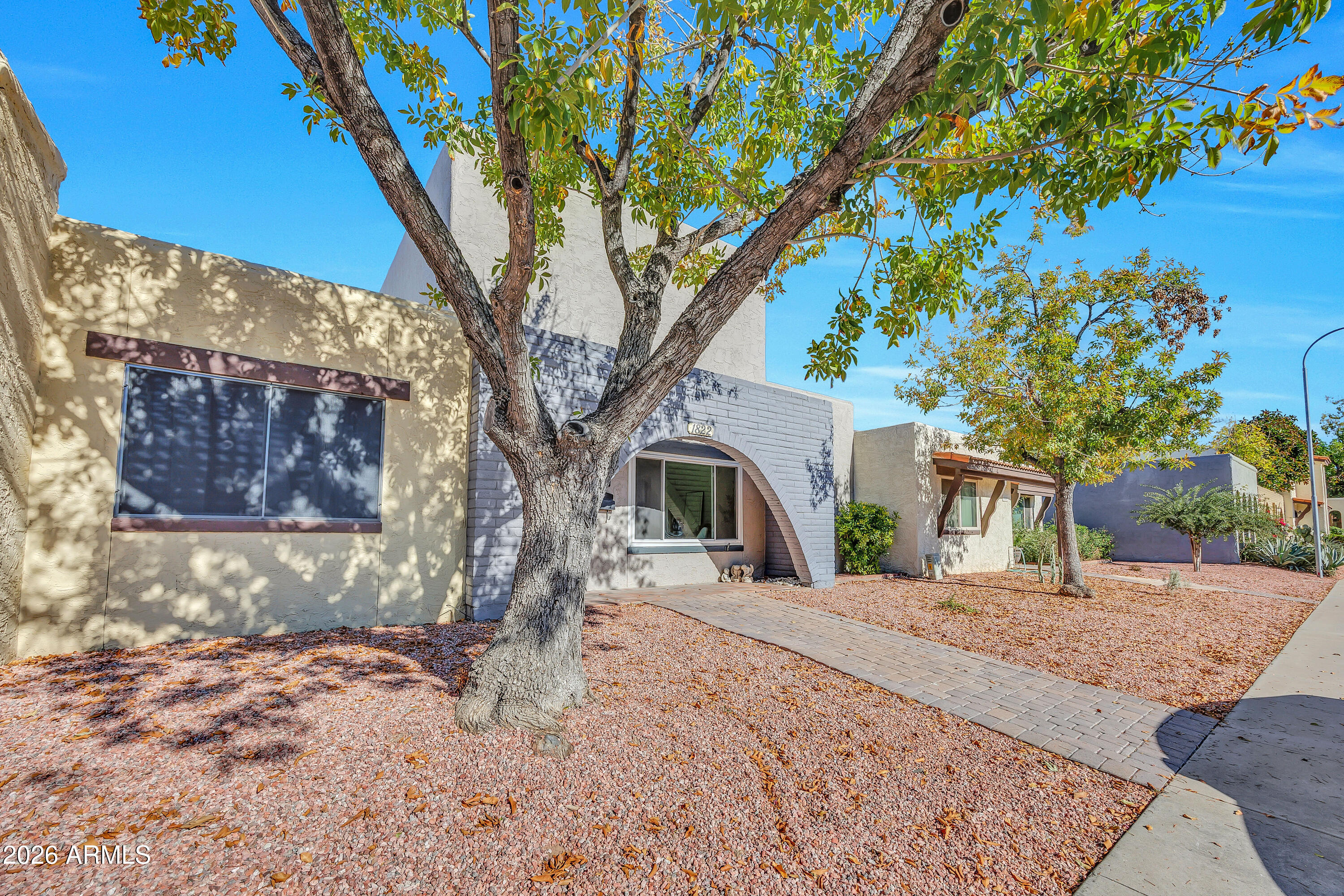 1822 W MARLETTE Avenue