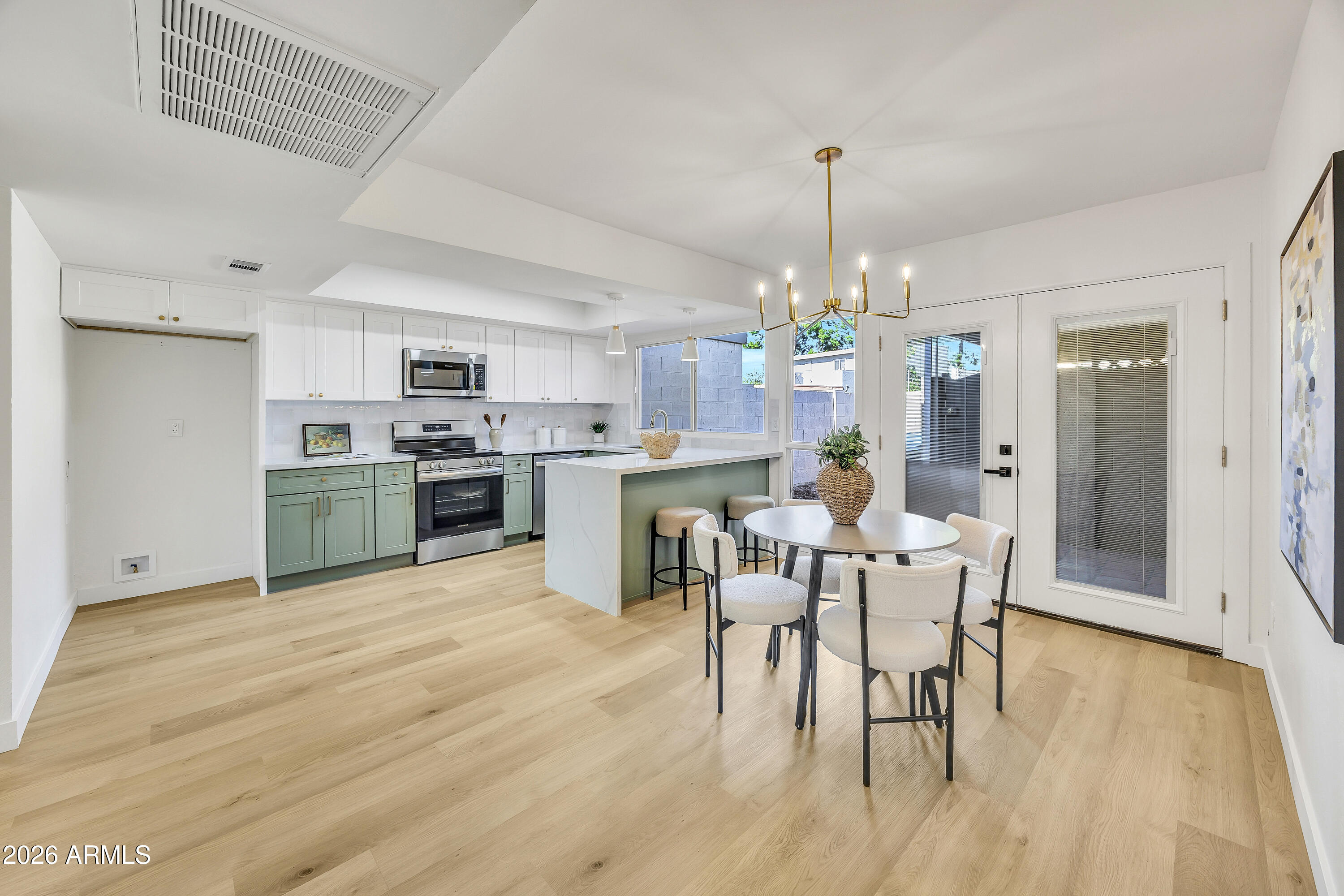 1822 W MARLETTE Avenue