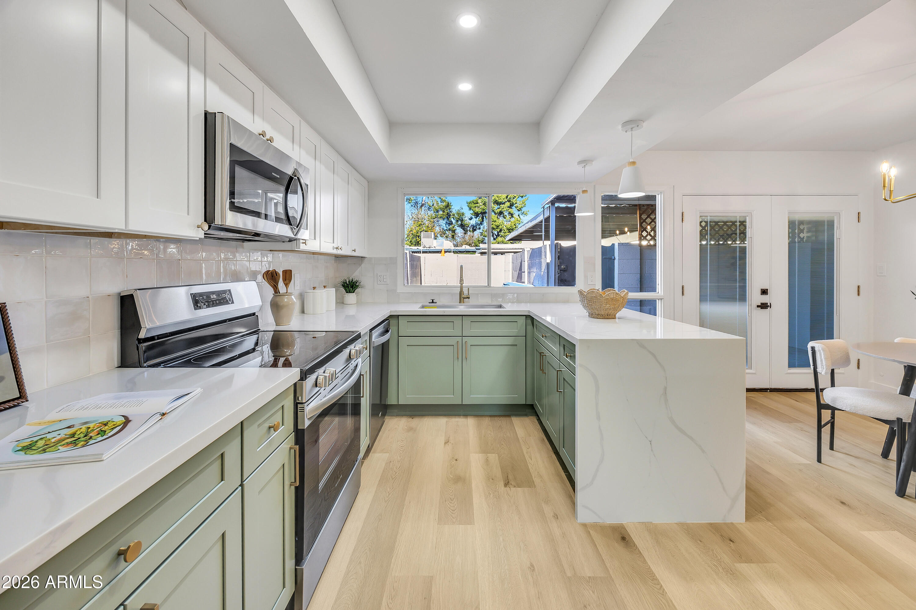 1822 W MARLETTE Avenue