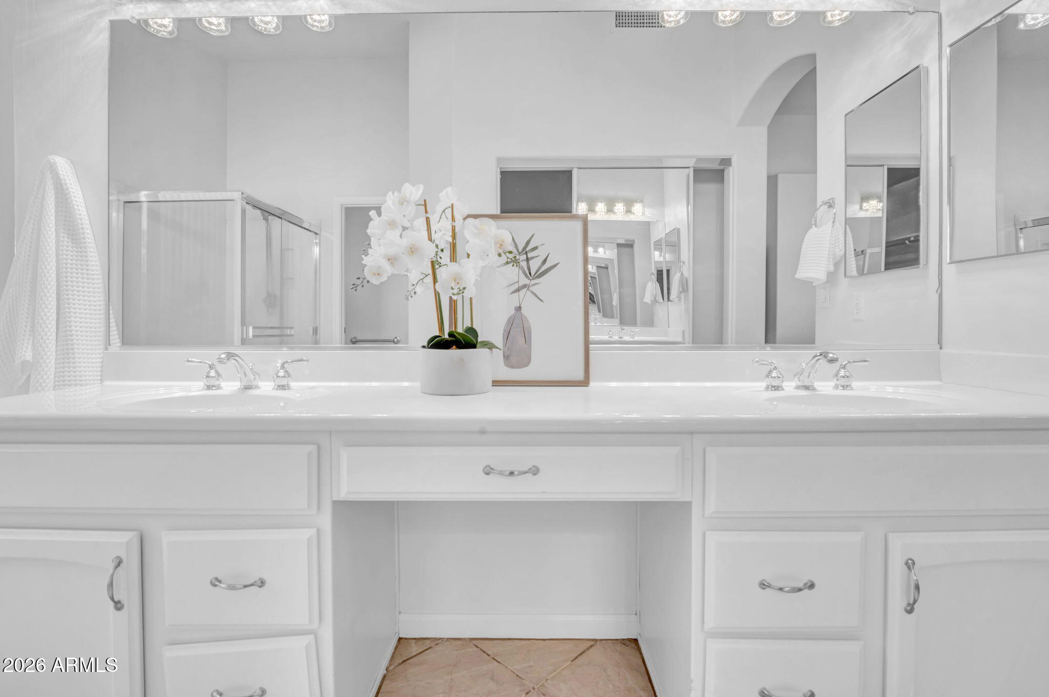 746 W STANFORD Avenue