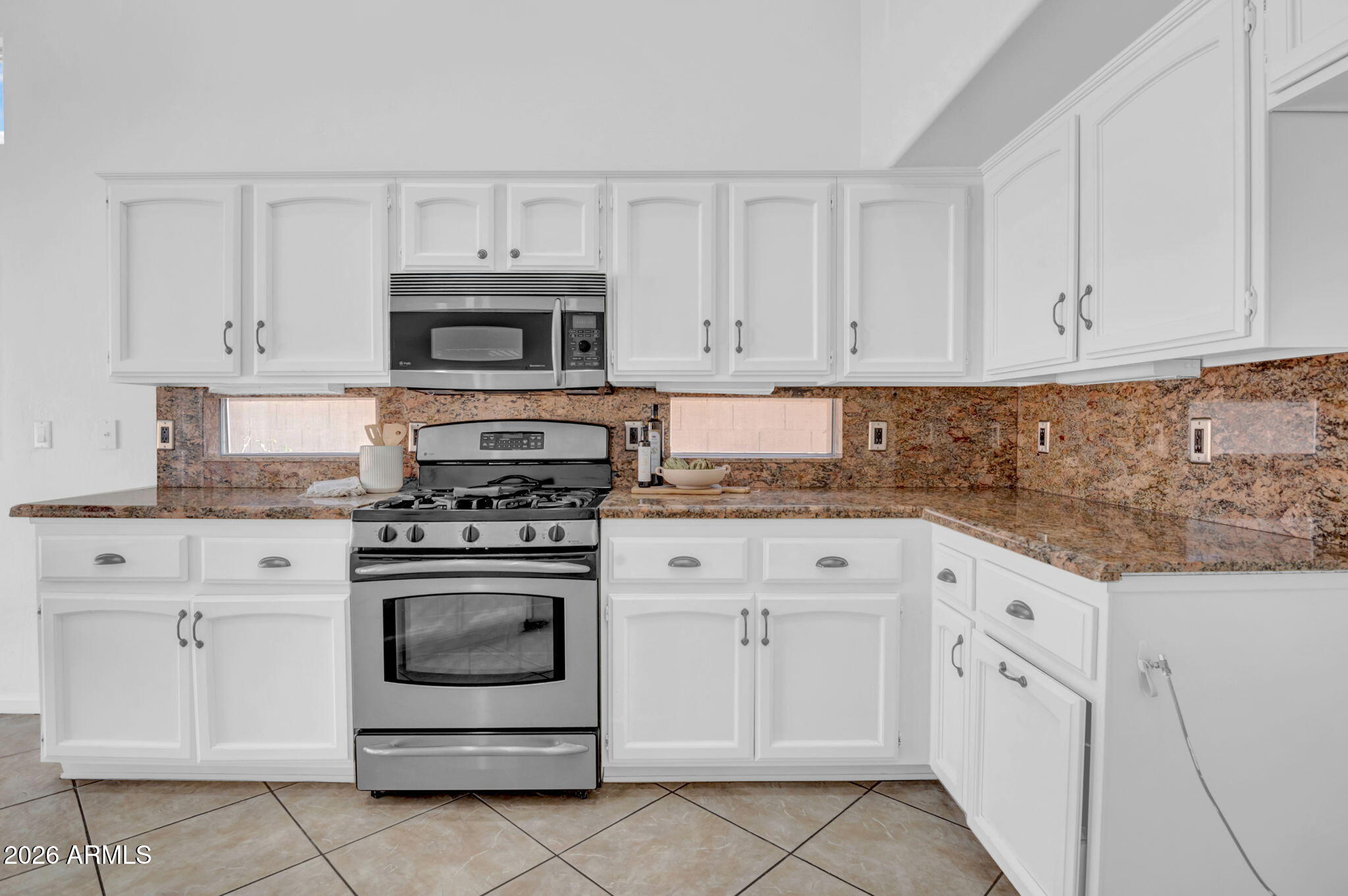 746 W STANFORD Avenue