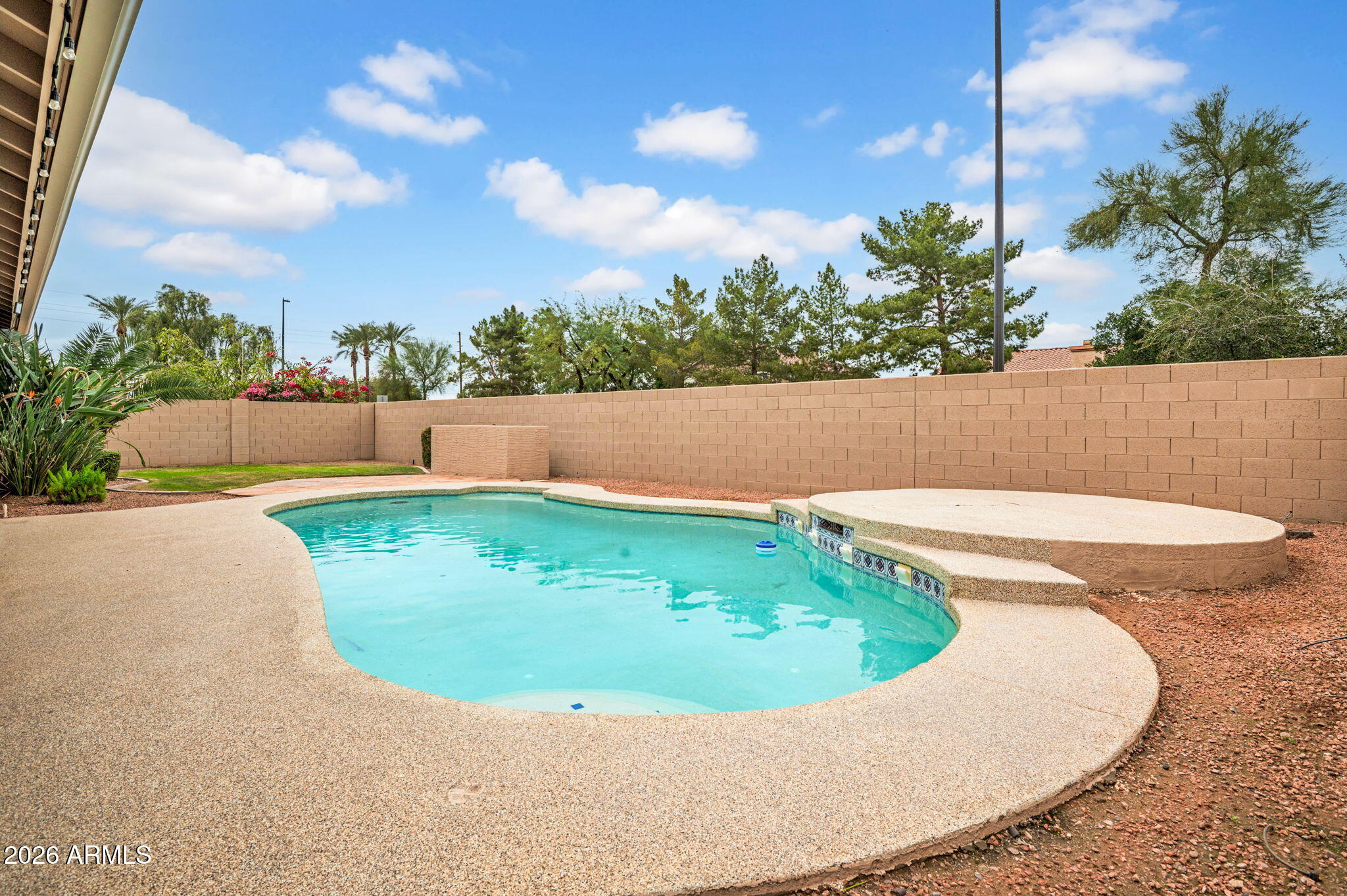 746 W STANFORD Avenue