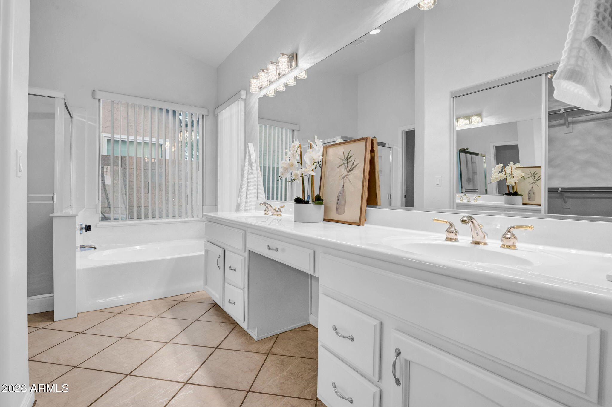 746 W STANFORD Avenue