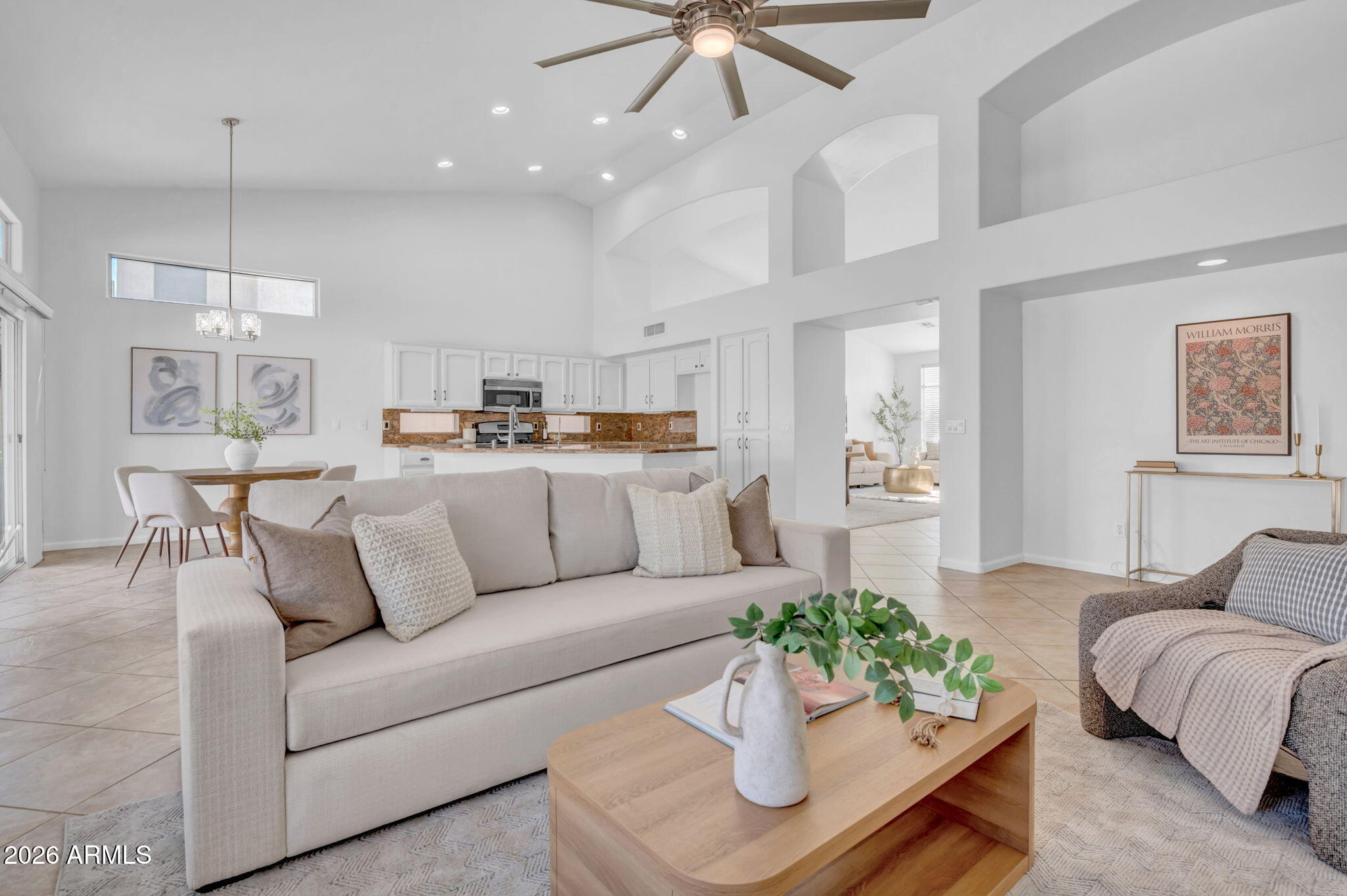 746 W STANFORD Avenue