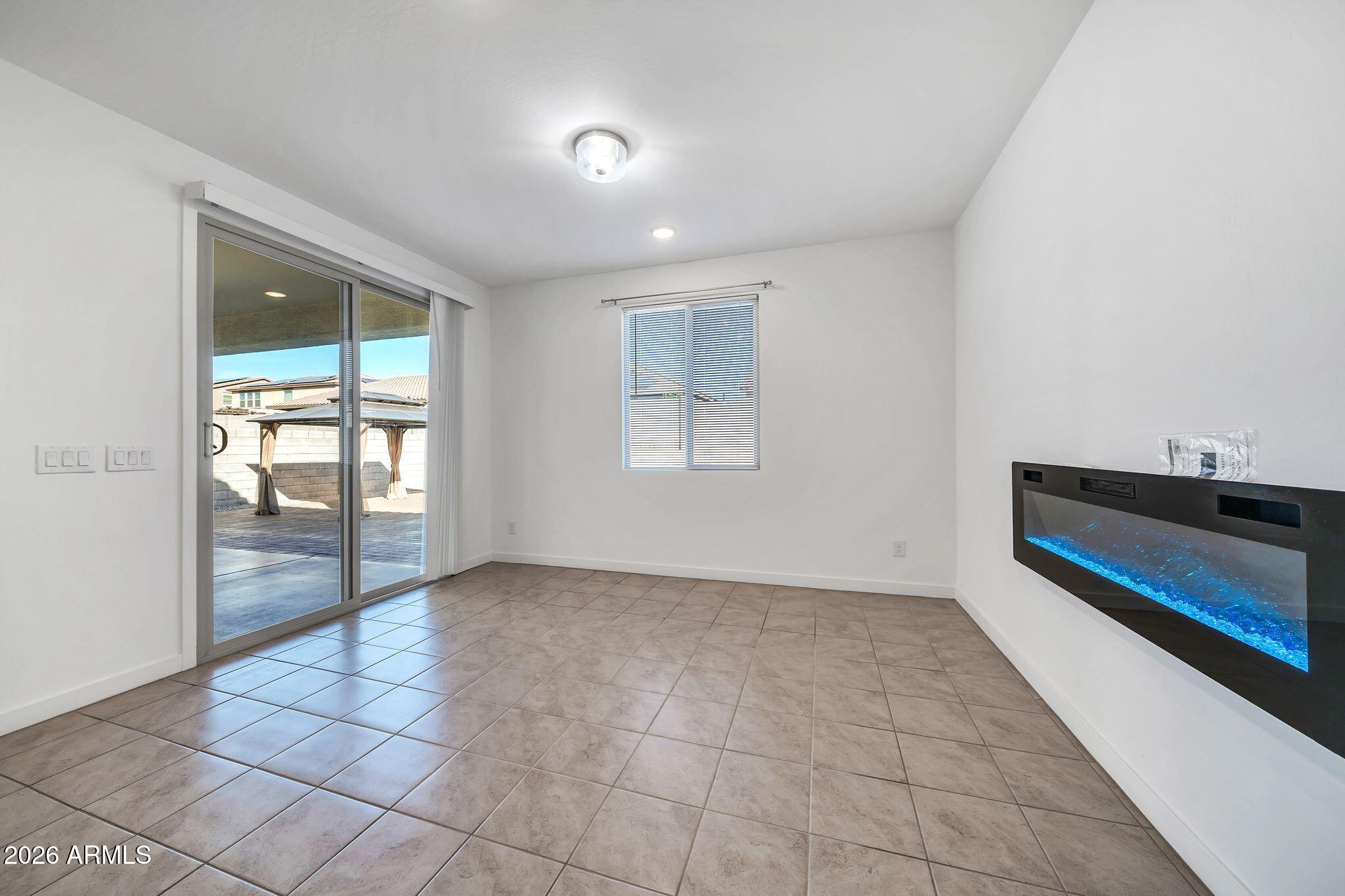 17432 W LUPINE Avenue