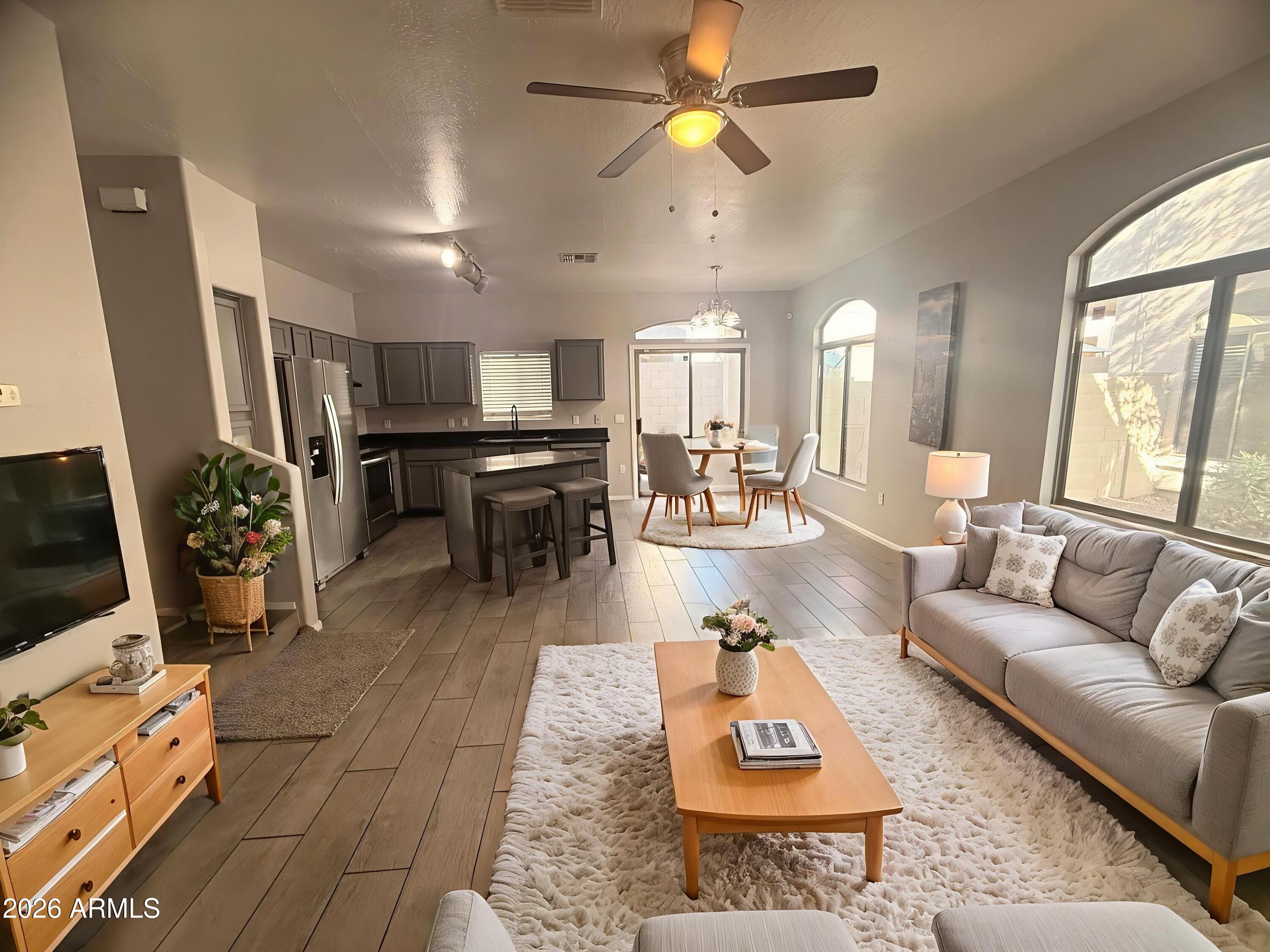 2150 E BELL Road 1075