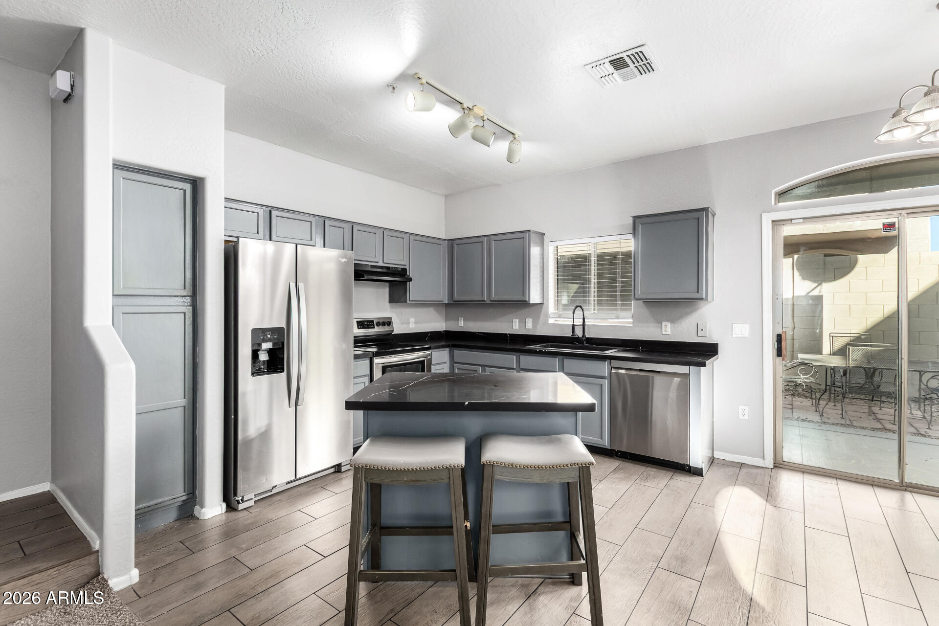 2150 E BELL Road 1075