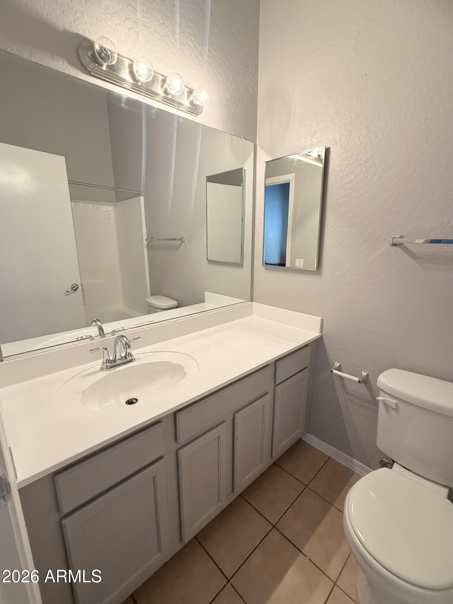 2150 E BELL Road 1075