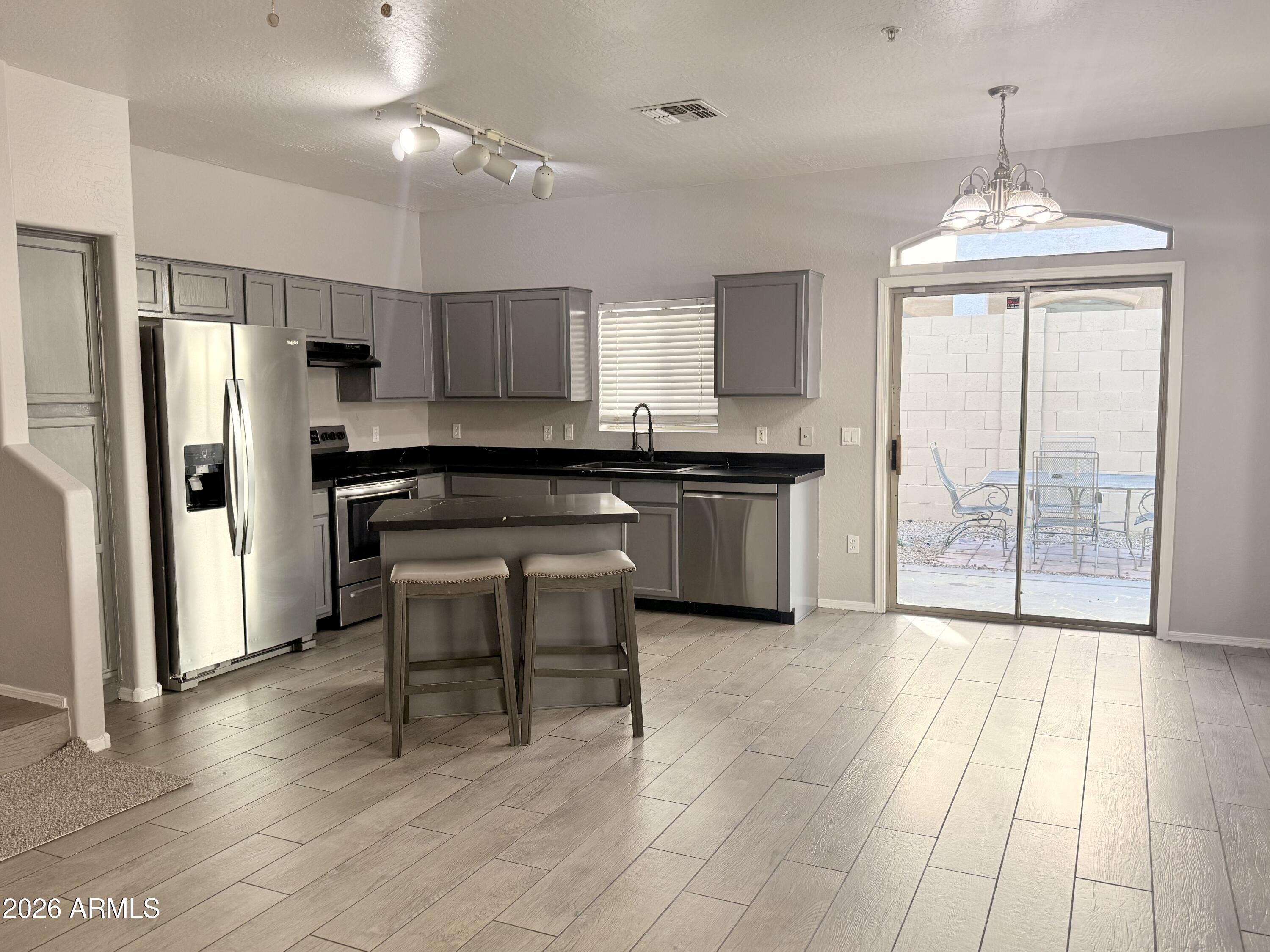 2150 E BELL Road 1075