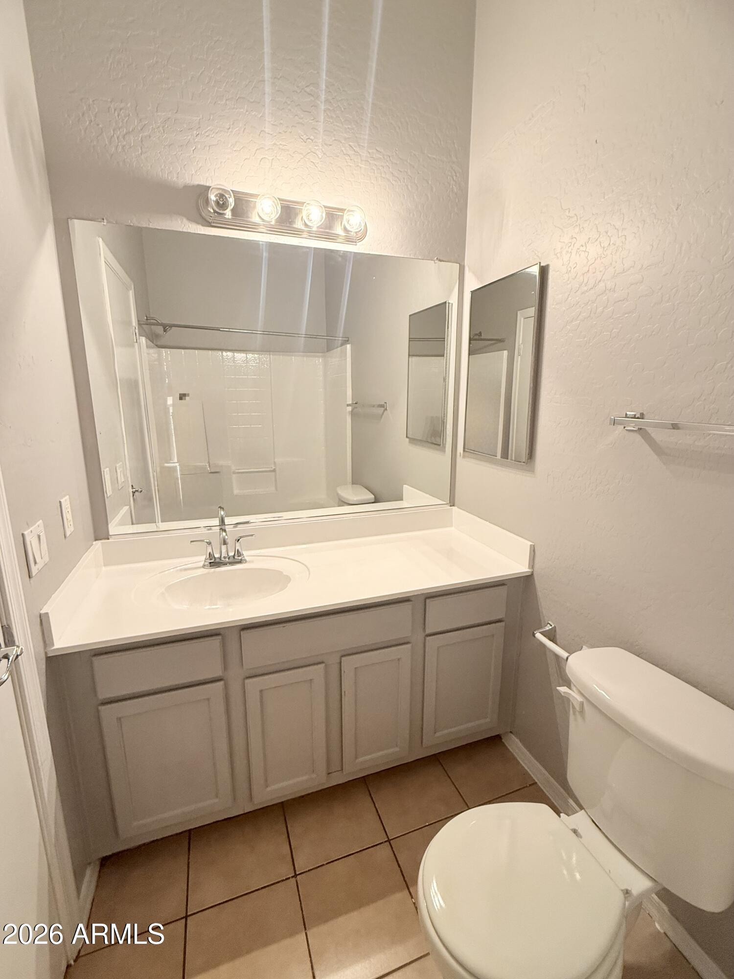 2150 E BELL Road 1075