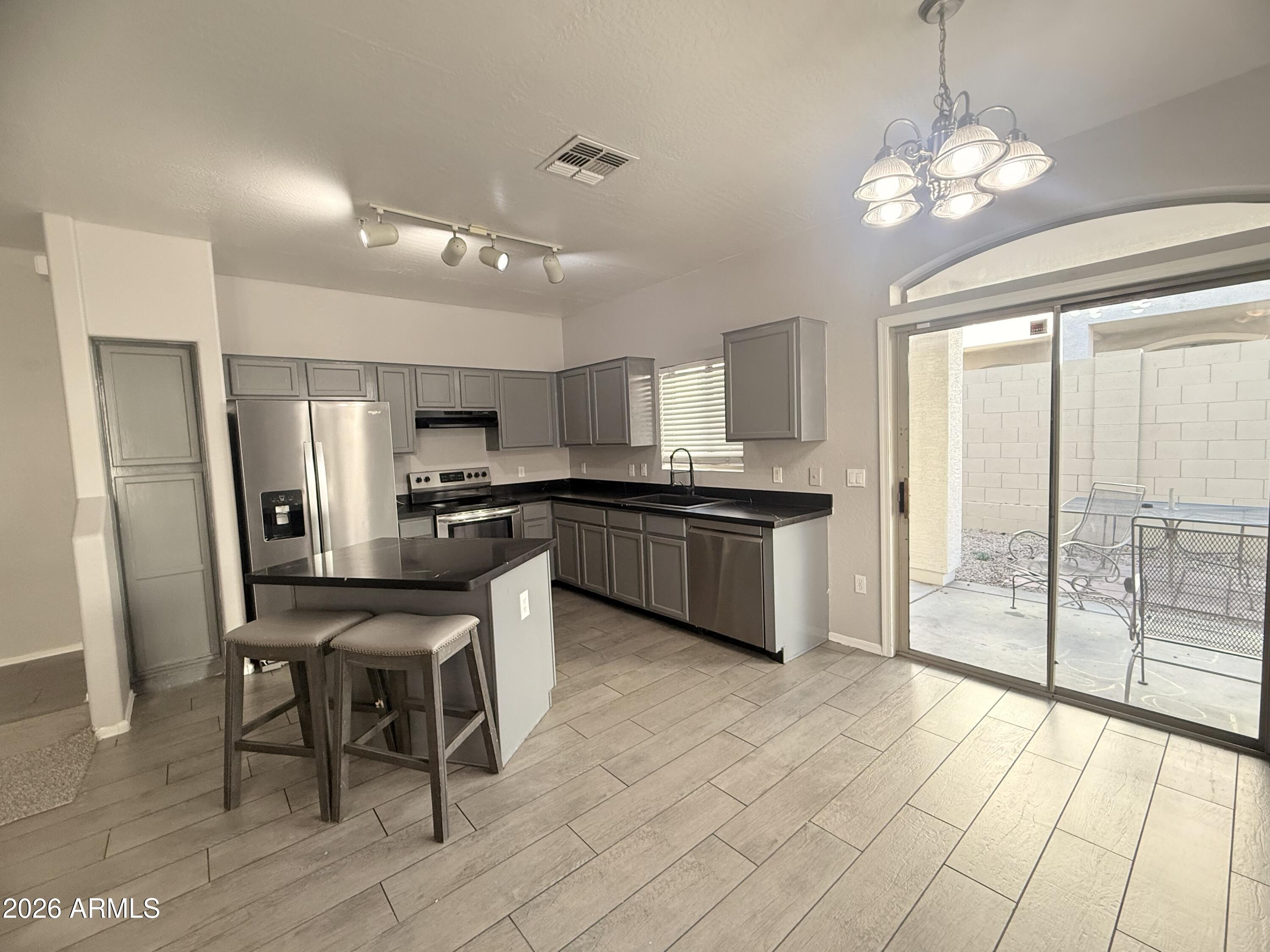 2150 E BELL Road 1075