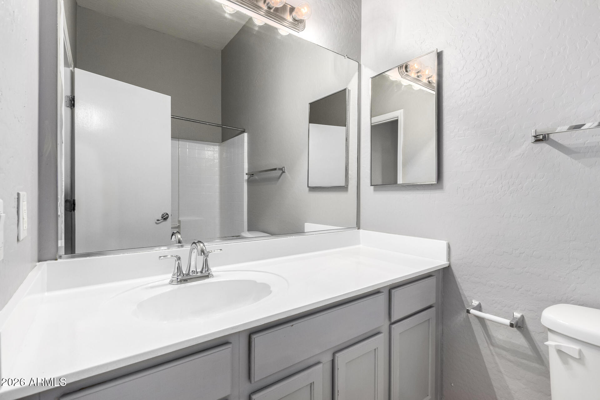 2150 E BELL Road 1075